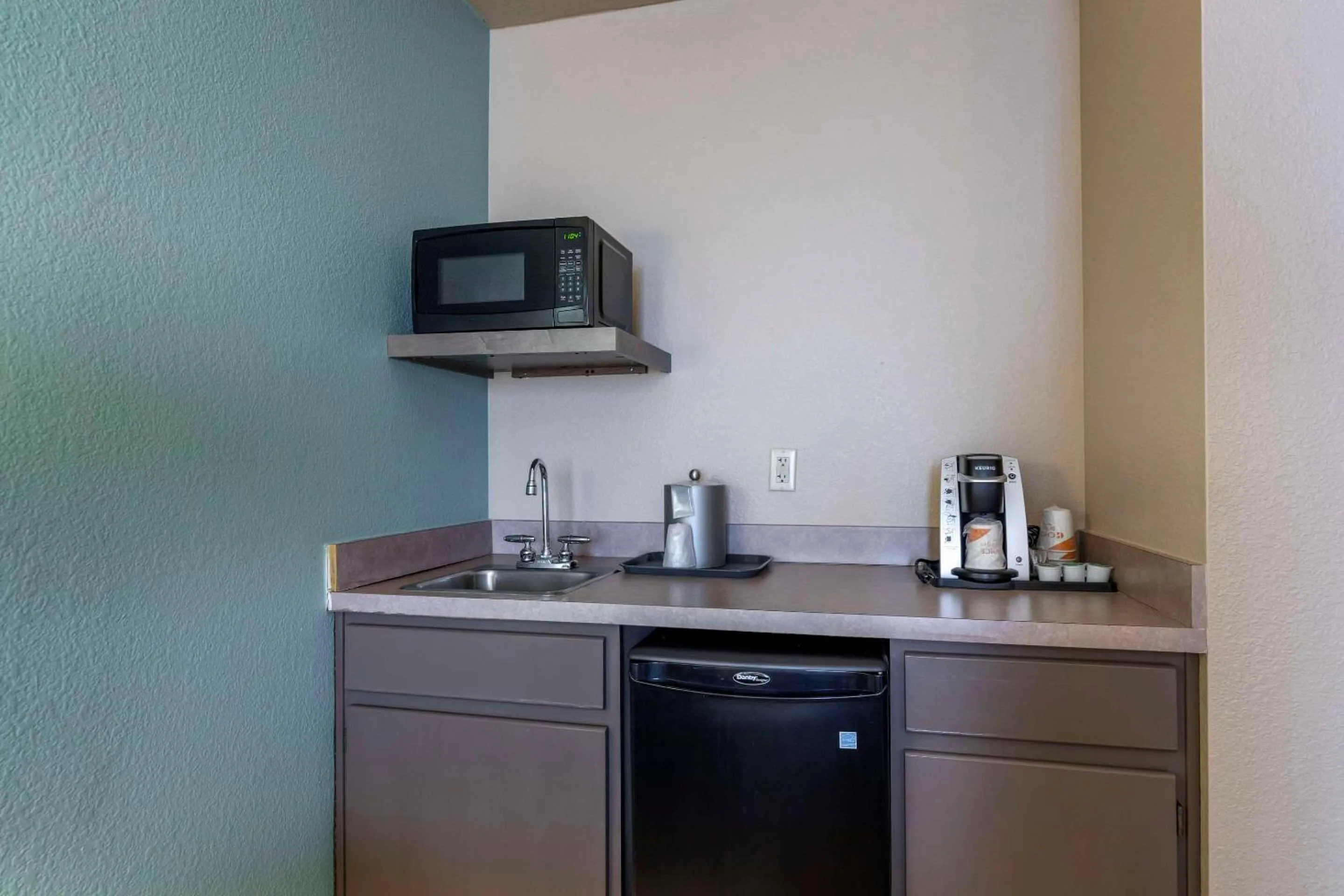 Kitchen or kitchenette in Comfort Inn & Suites Boulder