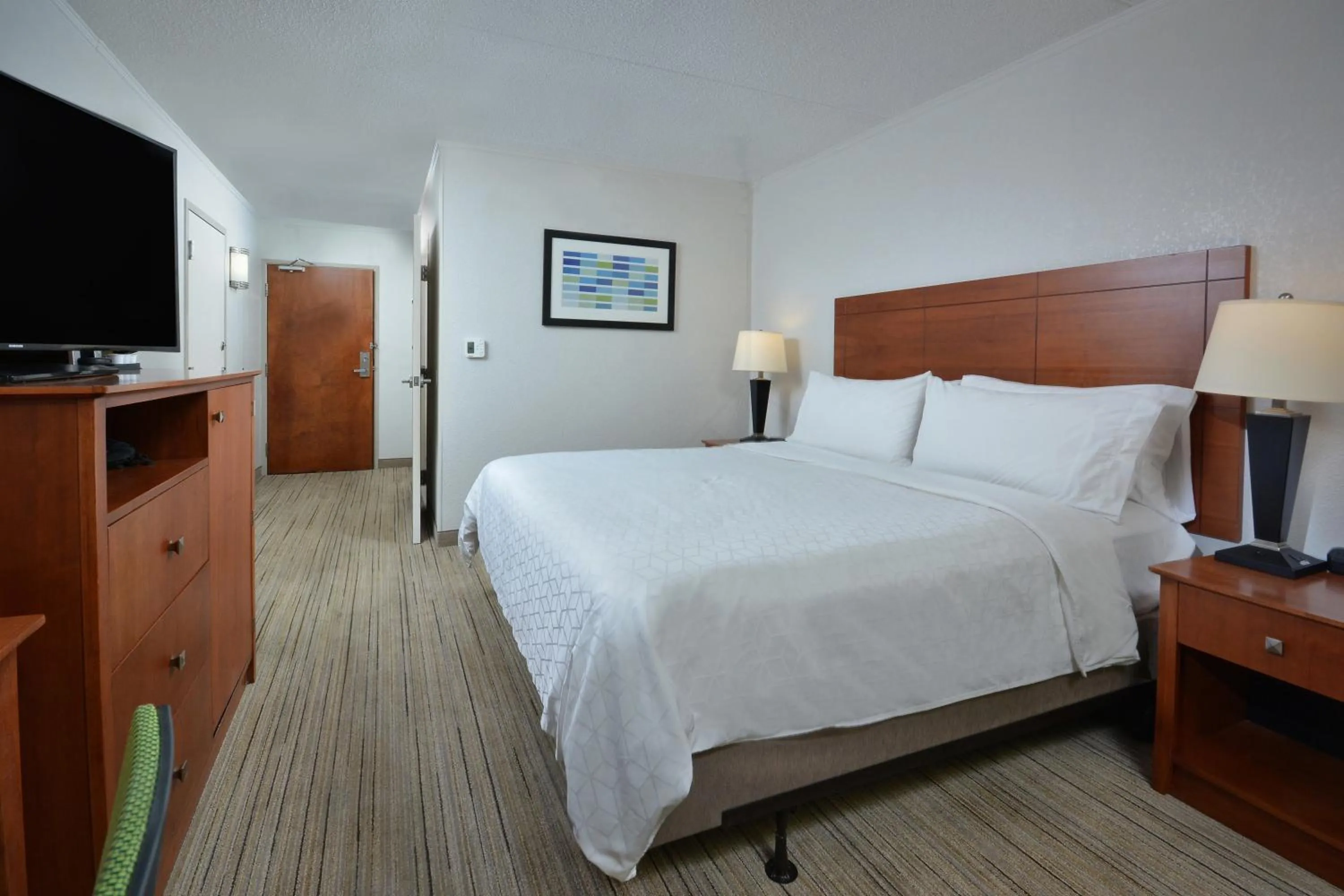 Photo of the whole room, Bed in Holiday Inn Express Lynchburg by IHG