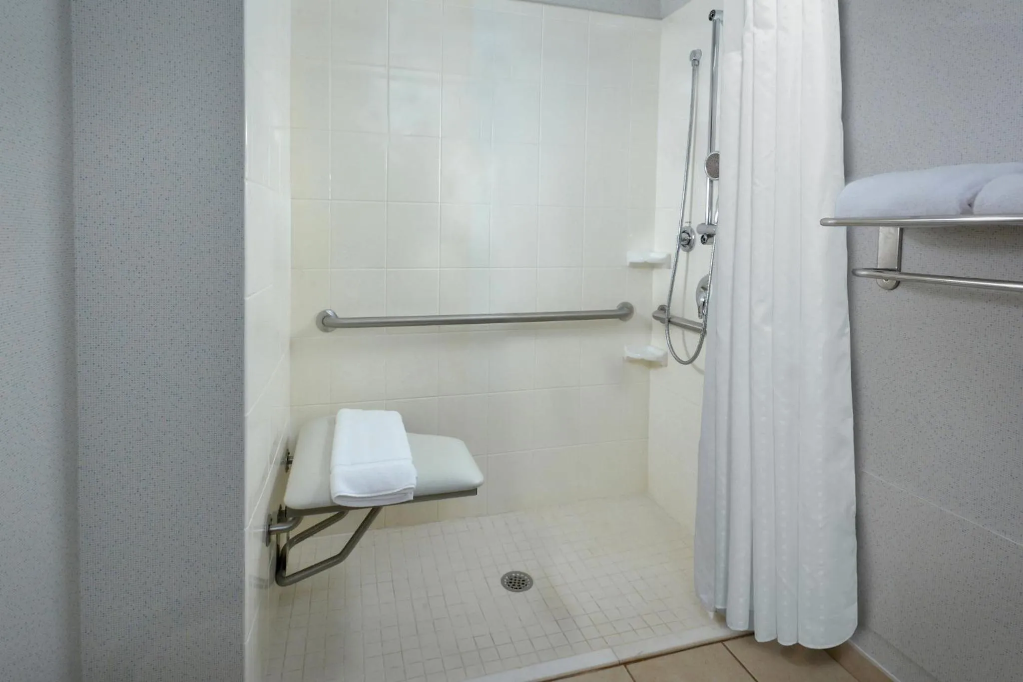 Bathroom in Holiday Inn Express Lynchburg by IHG
