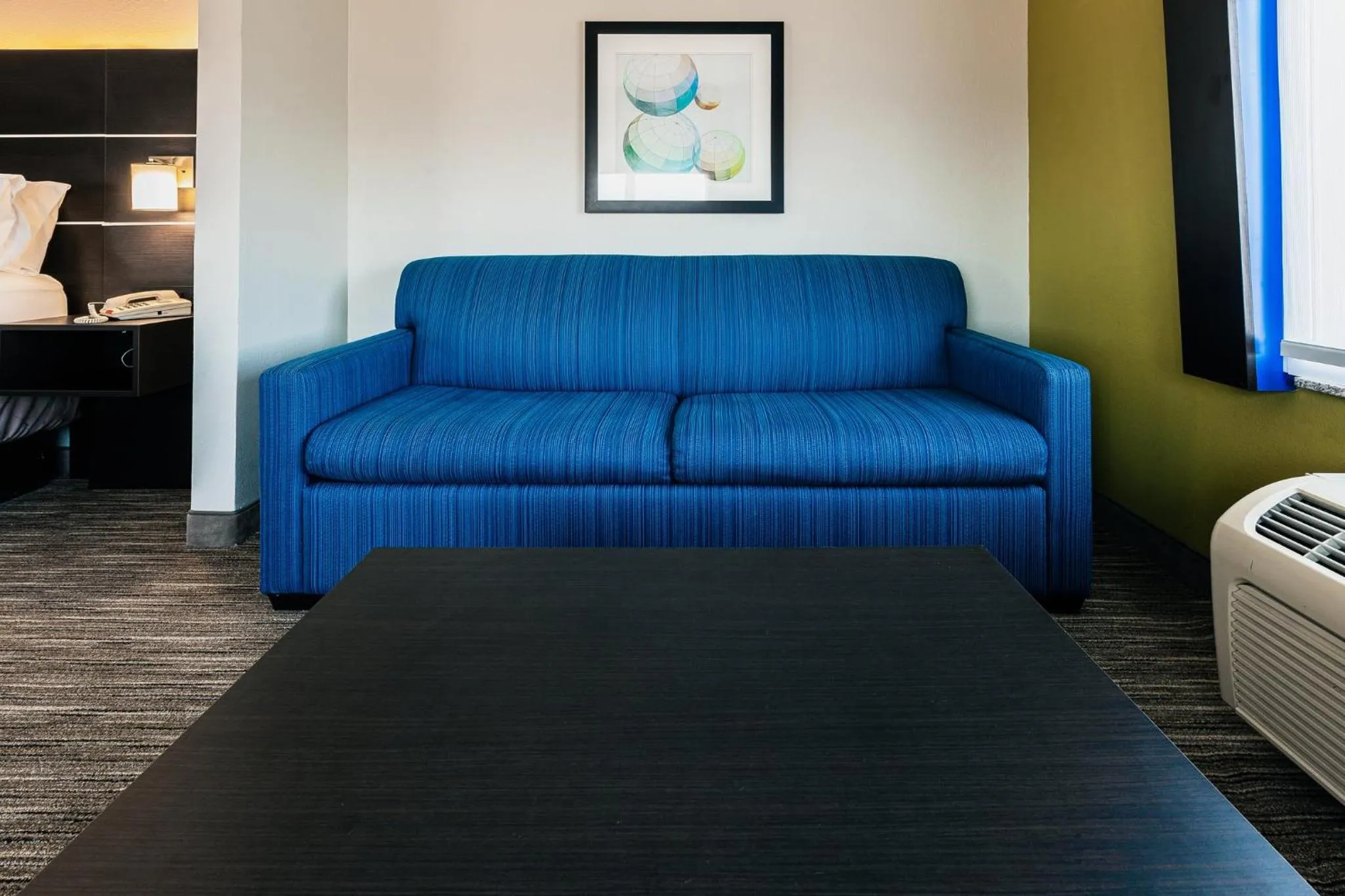 Photo of the whole room in Holiday Inn Express Hotel & Suites Hamburg by IHG