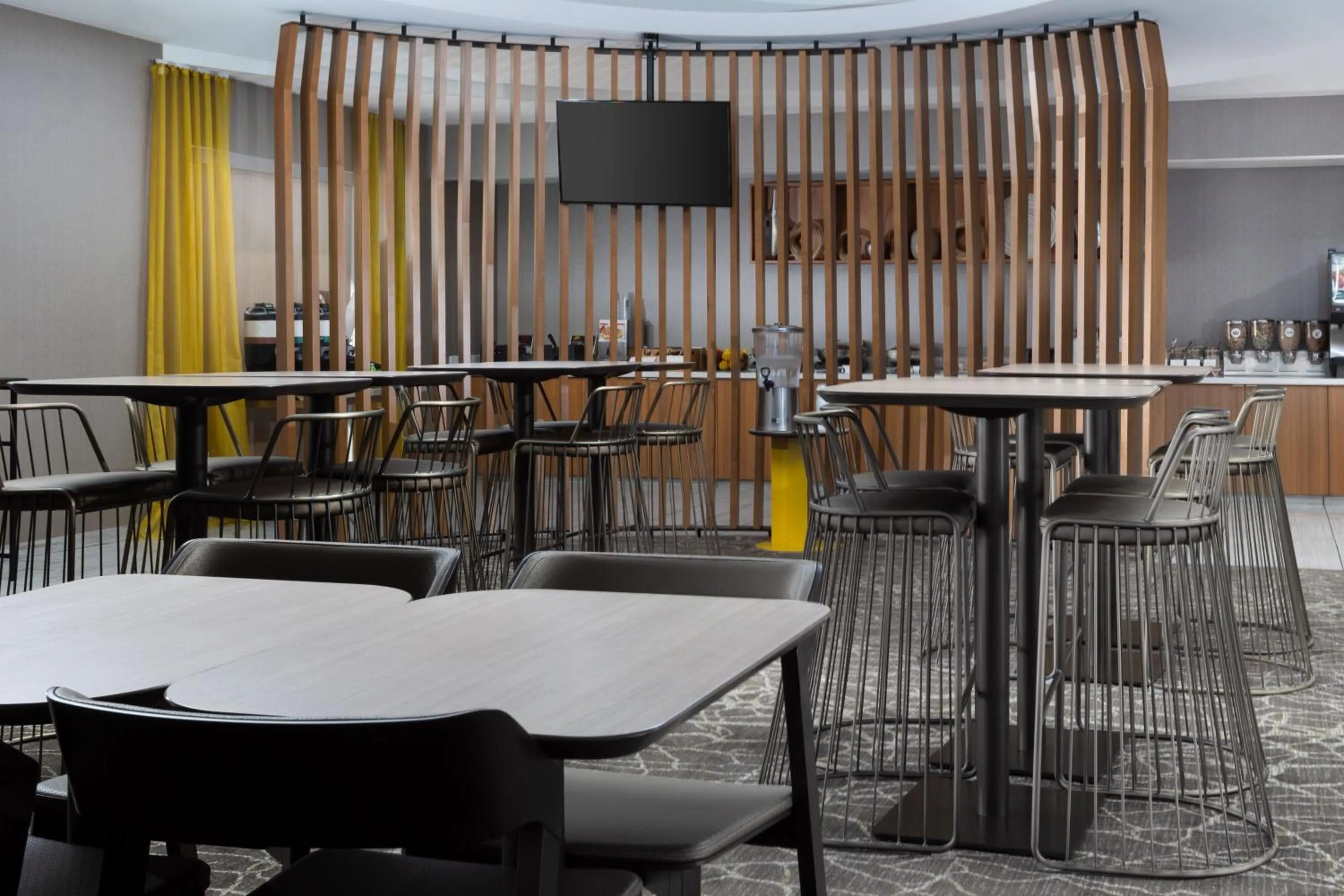 Restaurant/places to eat in SpringHill Suites by Marriott Sacramento Roseville