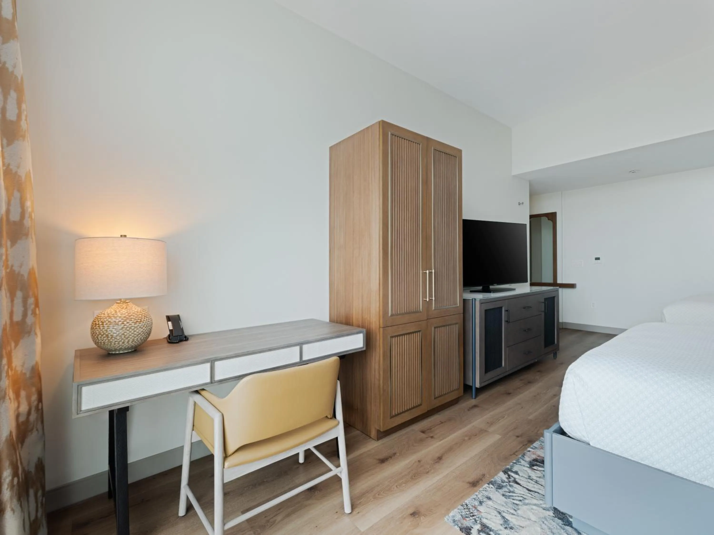 TV and multimedia, Bed in Hotel Indigo Asheville Downtown by IHG