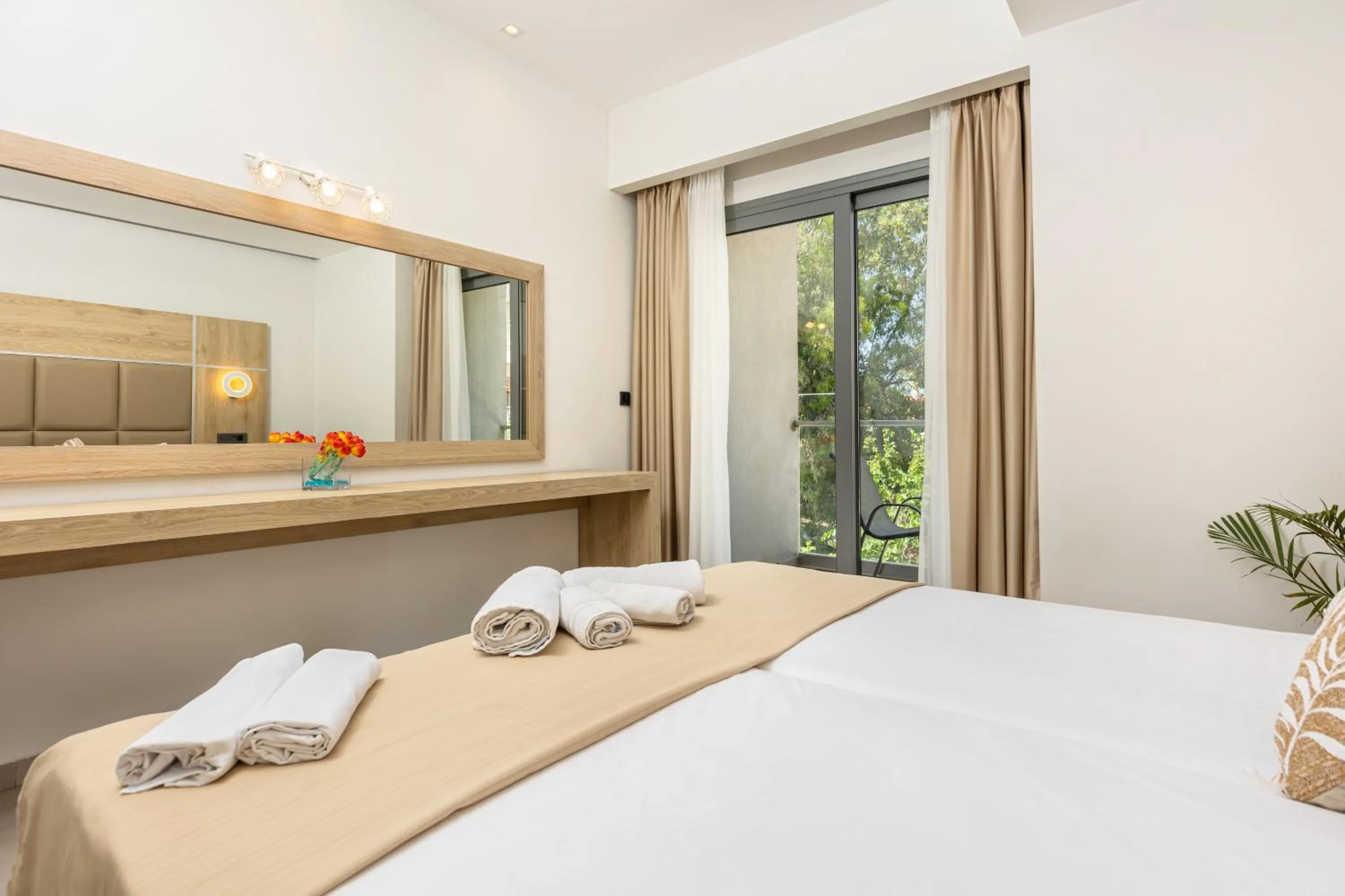 Bedroom, Bed in Esperia Hotel