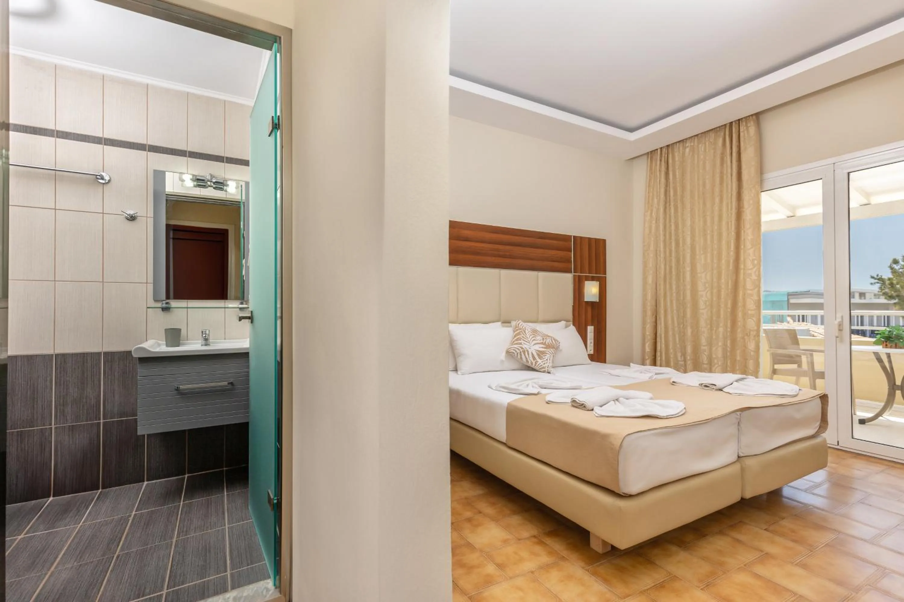 Toilet, Bed in Esperia Hotel