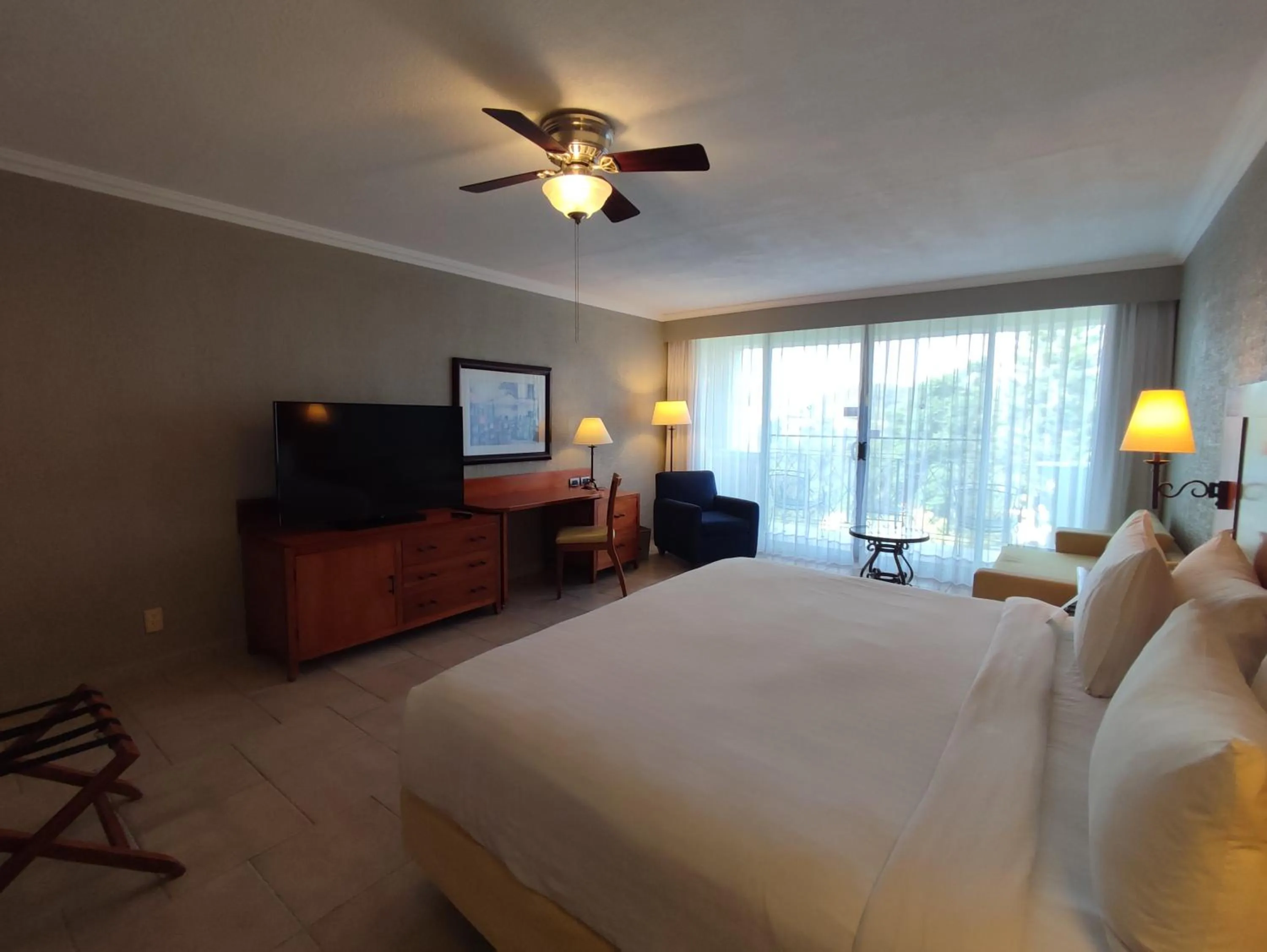 Guest room, 1 King Bed, Pool view, Balcony  in Fiesta Americana Hacienda Ixtapan de La Sal