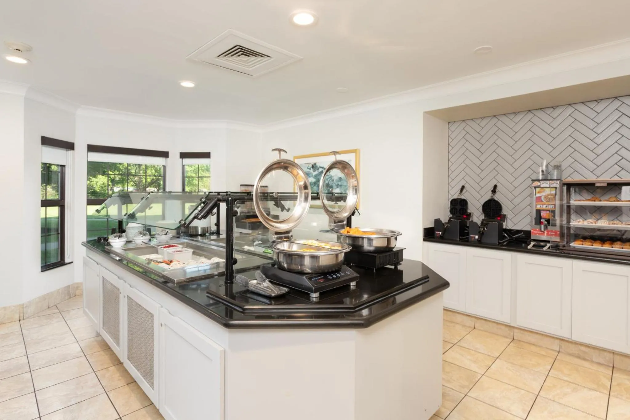 Restaurant/places to eat in Staybridge Suites Buffalo by IHG