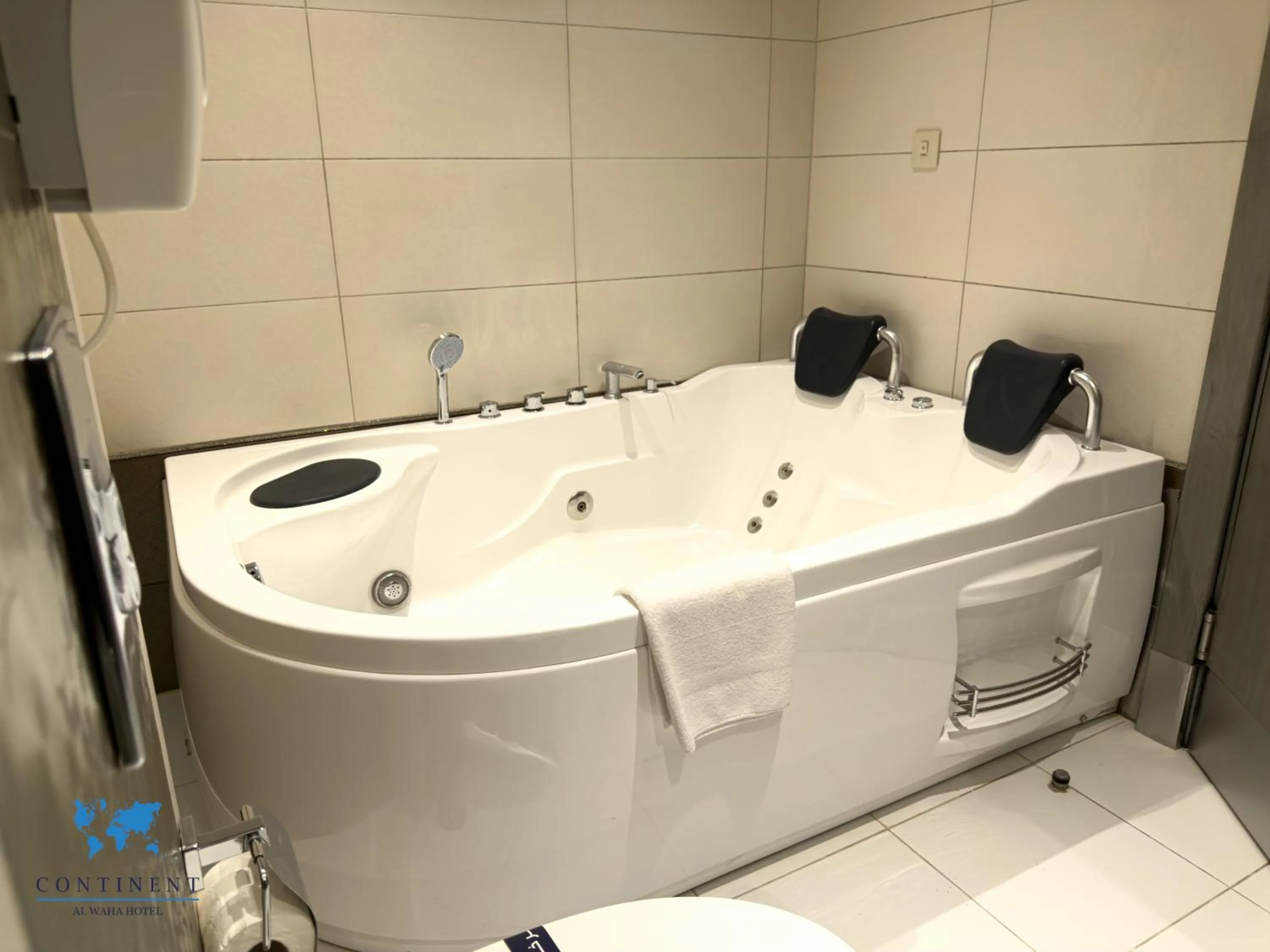 Bath in Continent Al Waha Hotel Riyad