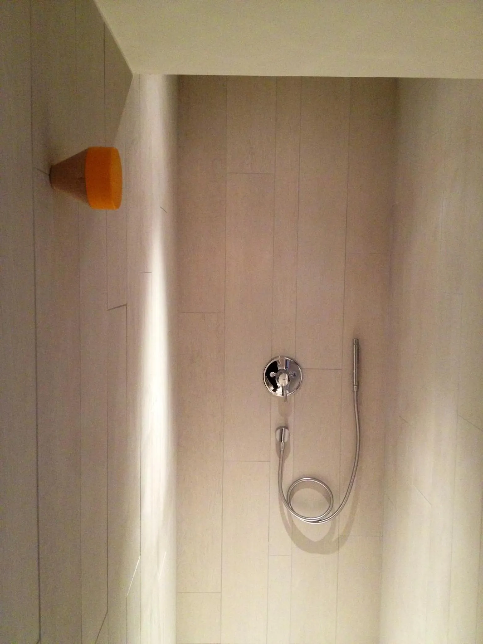 Shower in Hôtel de la Pinède