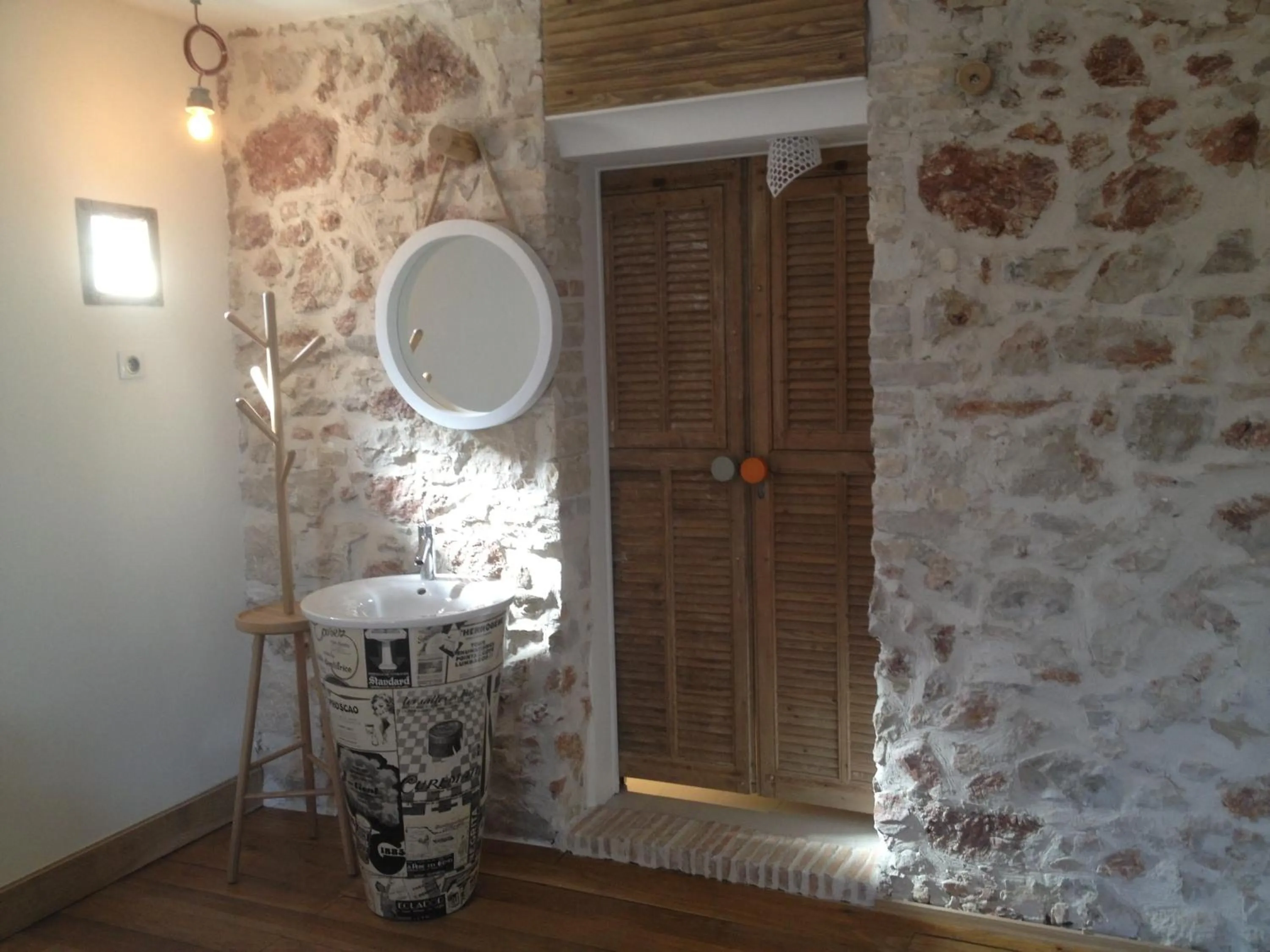 Decorative detail in Hôtel de la Pinède