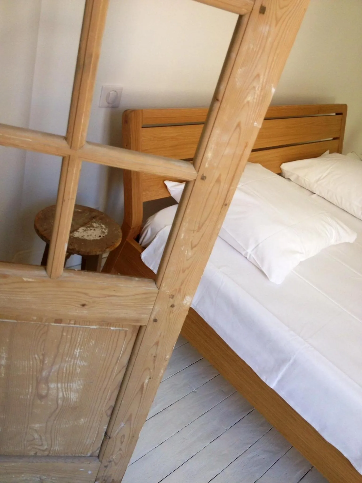 Decorative detail, Bed in Hôtel de la Pinède