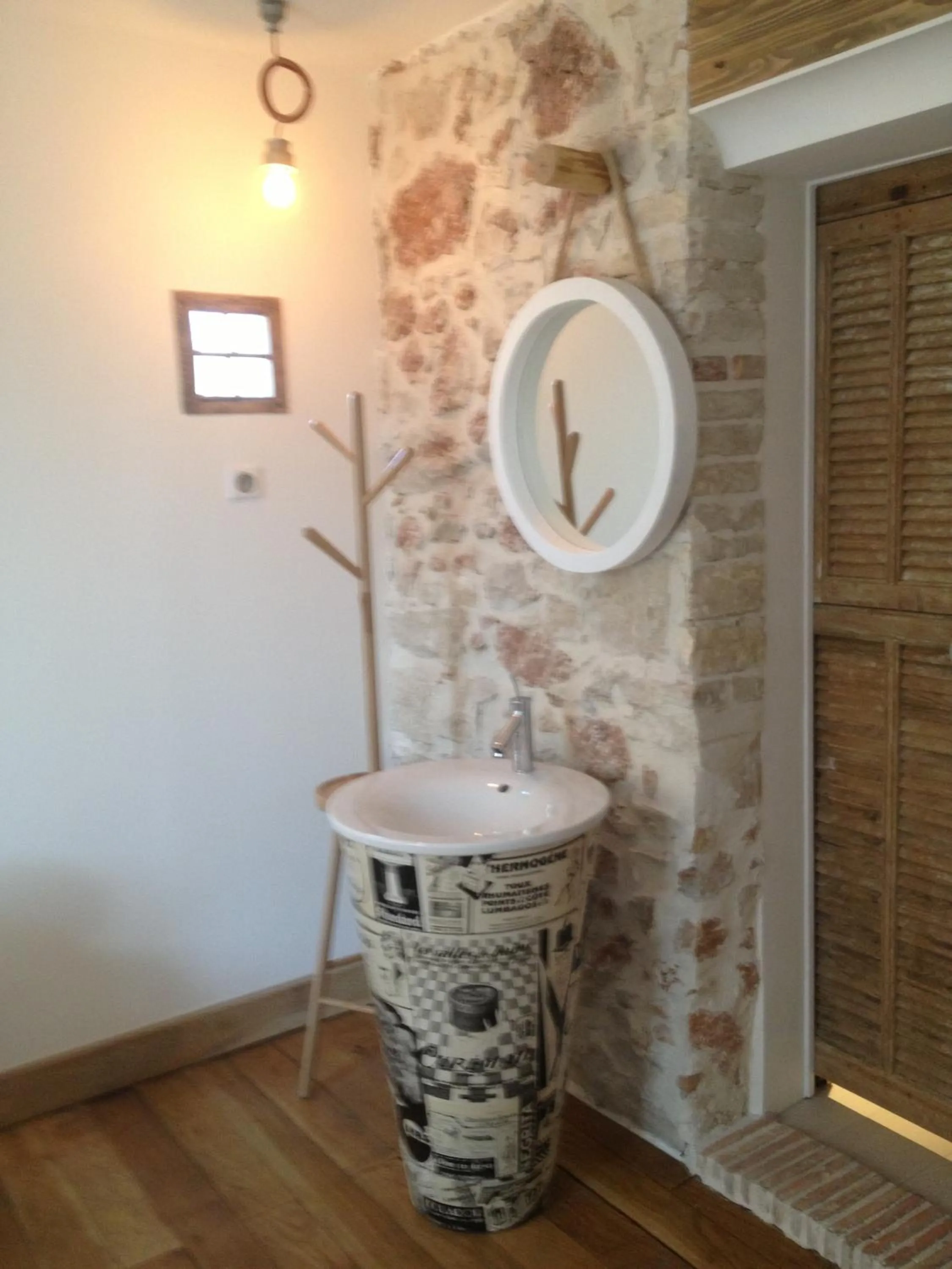 Decorative detail in Hôtel de la Pinède