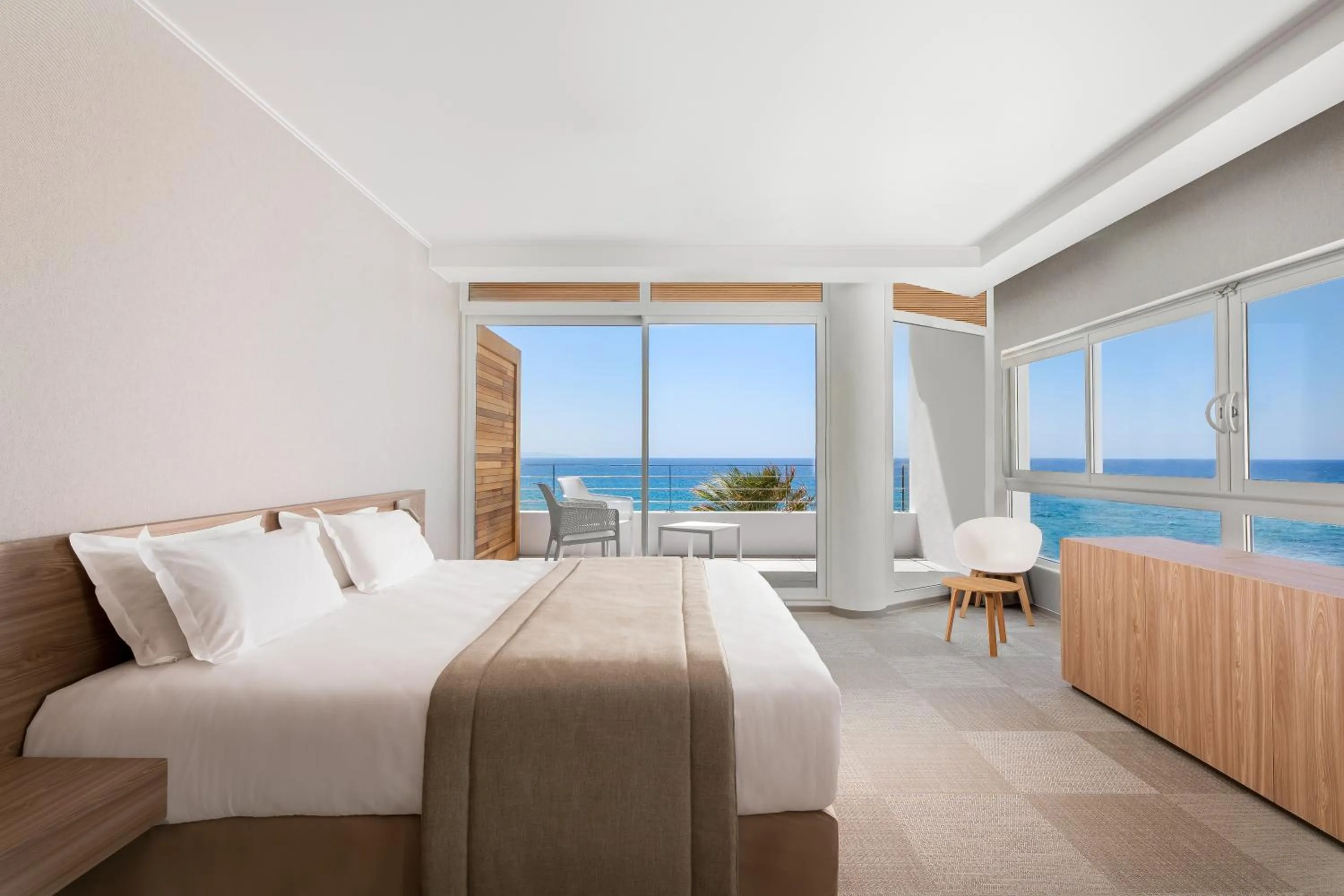 Photo of the whole room, Bed in Hôtel Cala di Sole