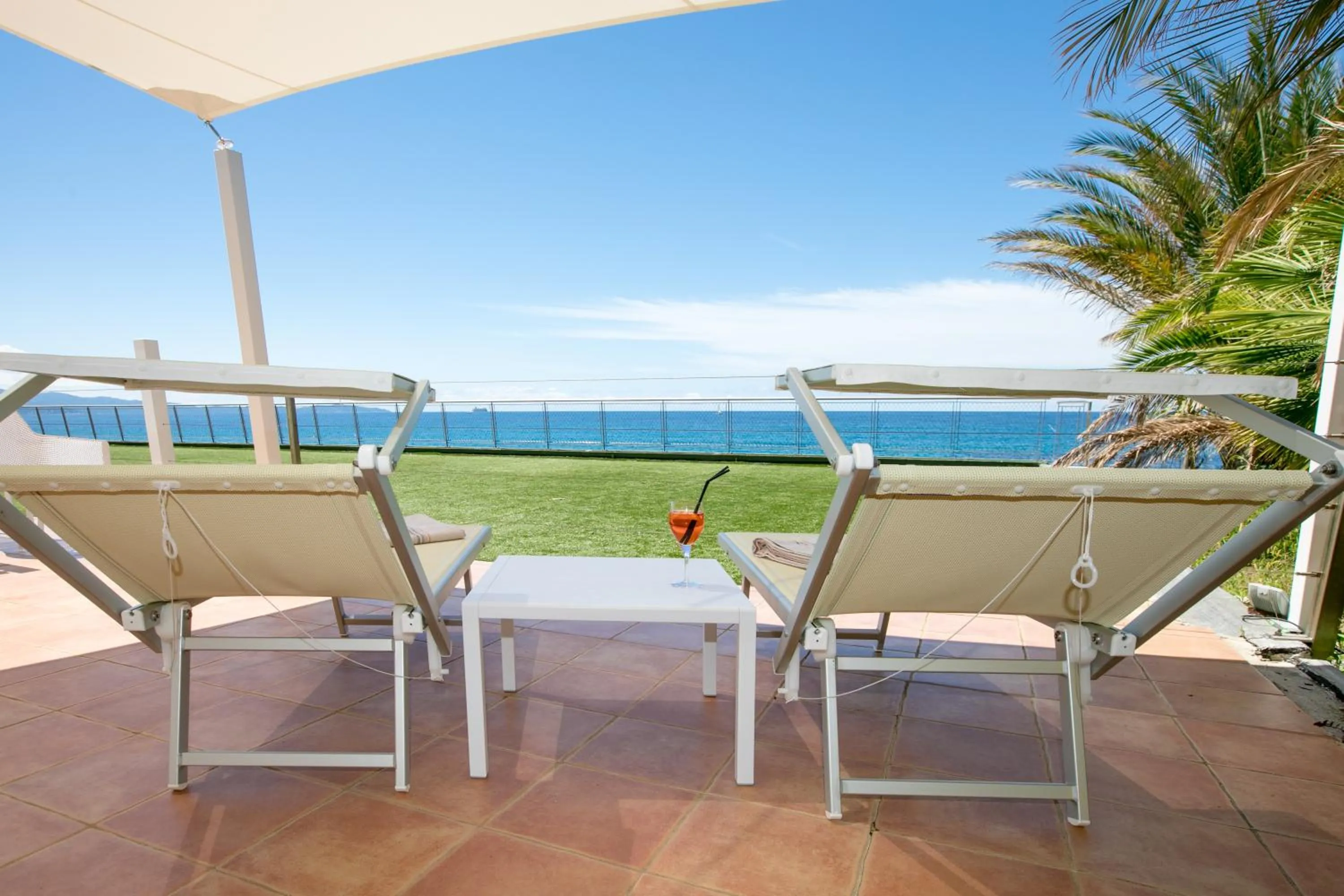 sunbed in Hôtel Cala di Sole