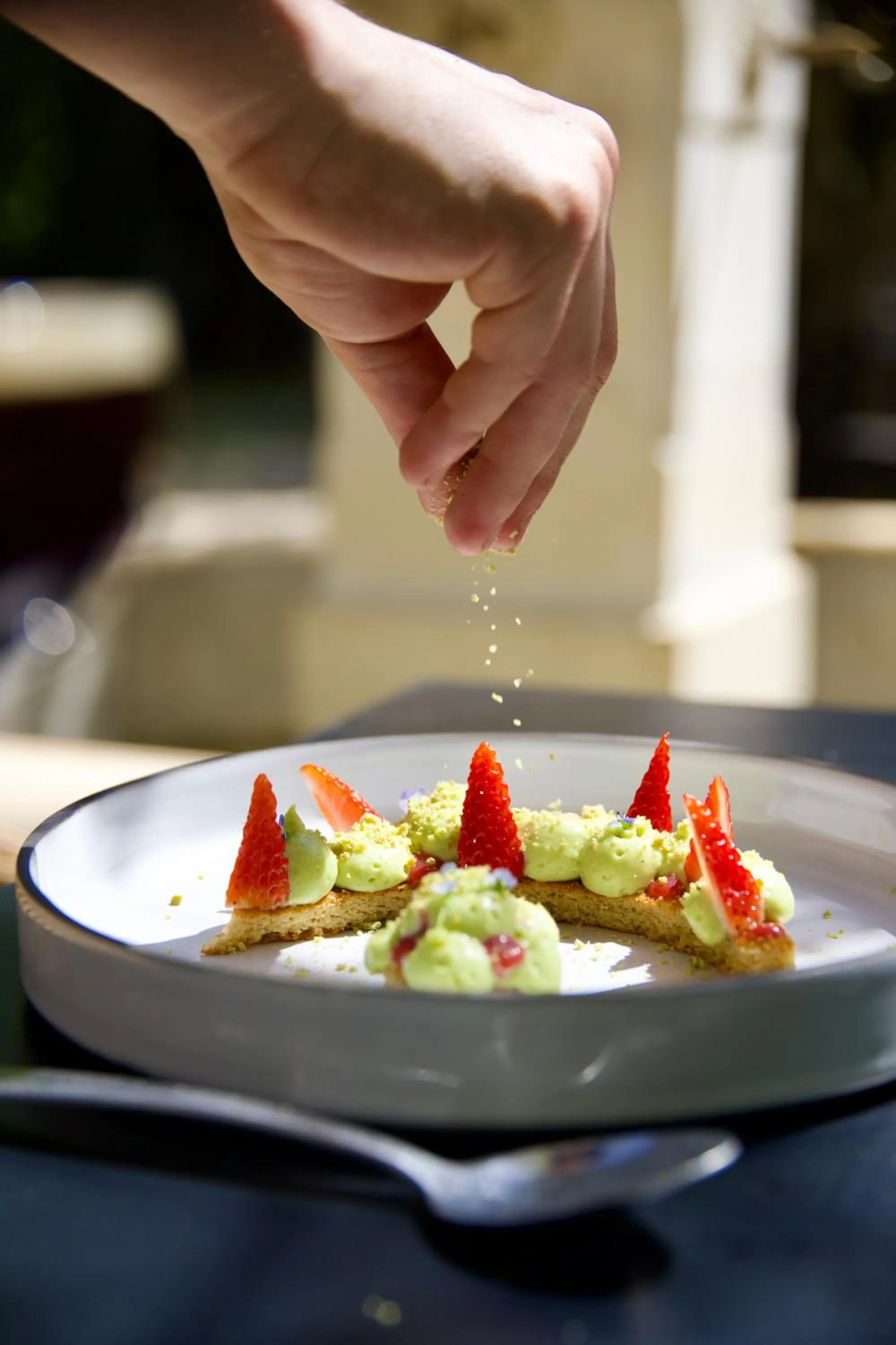 Restaurant/places to eat in LA MAISON CIARA - Suites et chambres