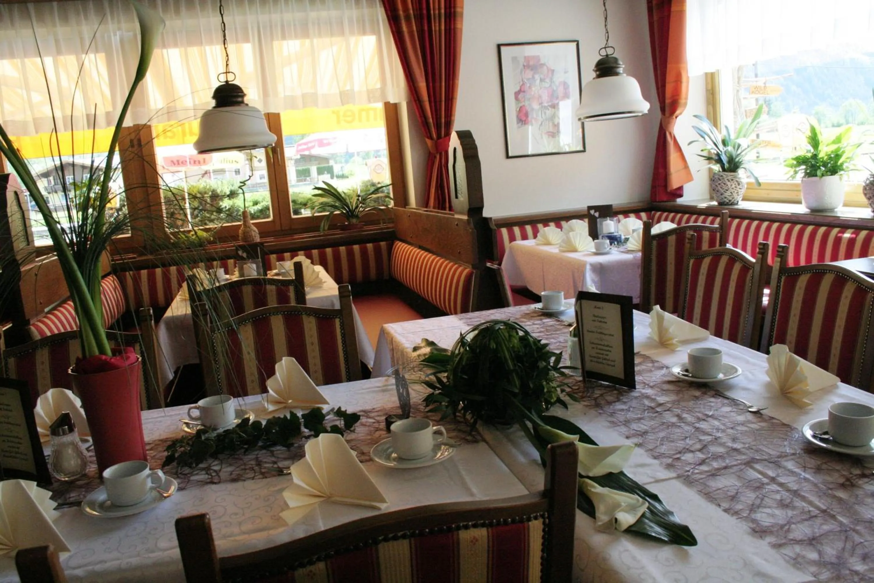 Restaurant/places to eat in Hotel Gasthof Schweizerhaus