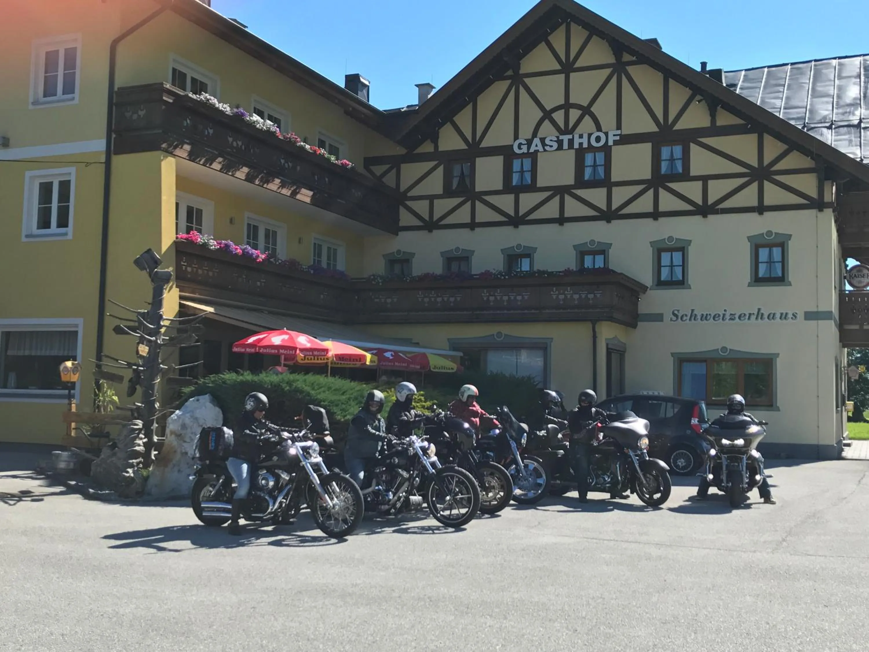 Facade/entrance in Hotel Gasthof Schweizerhaus
