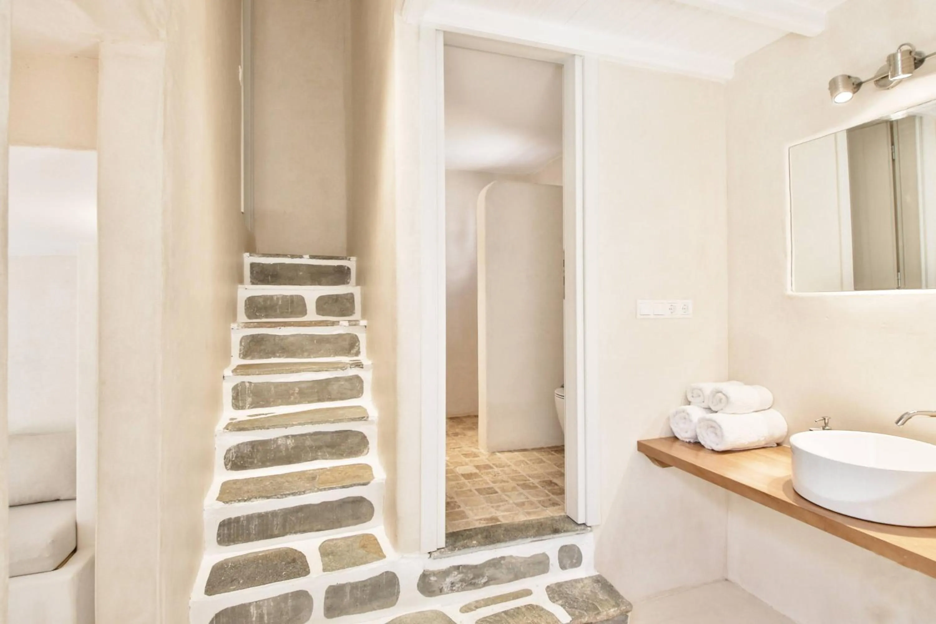 Shower in Baba Houlakia