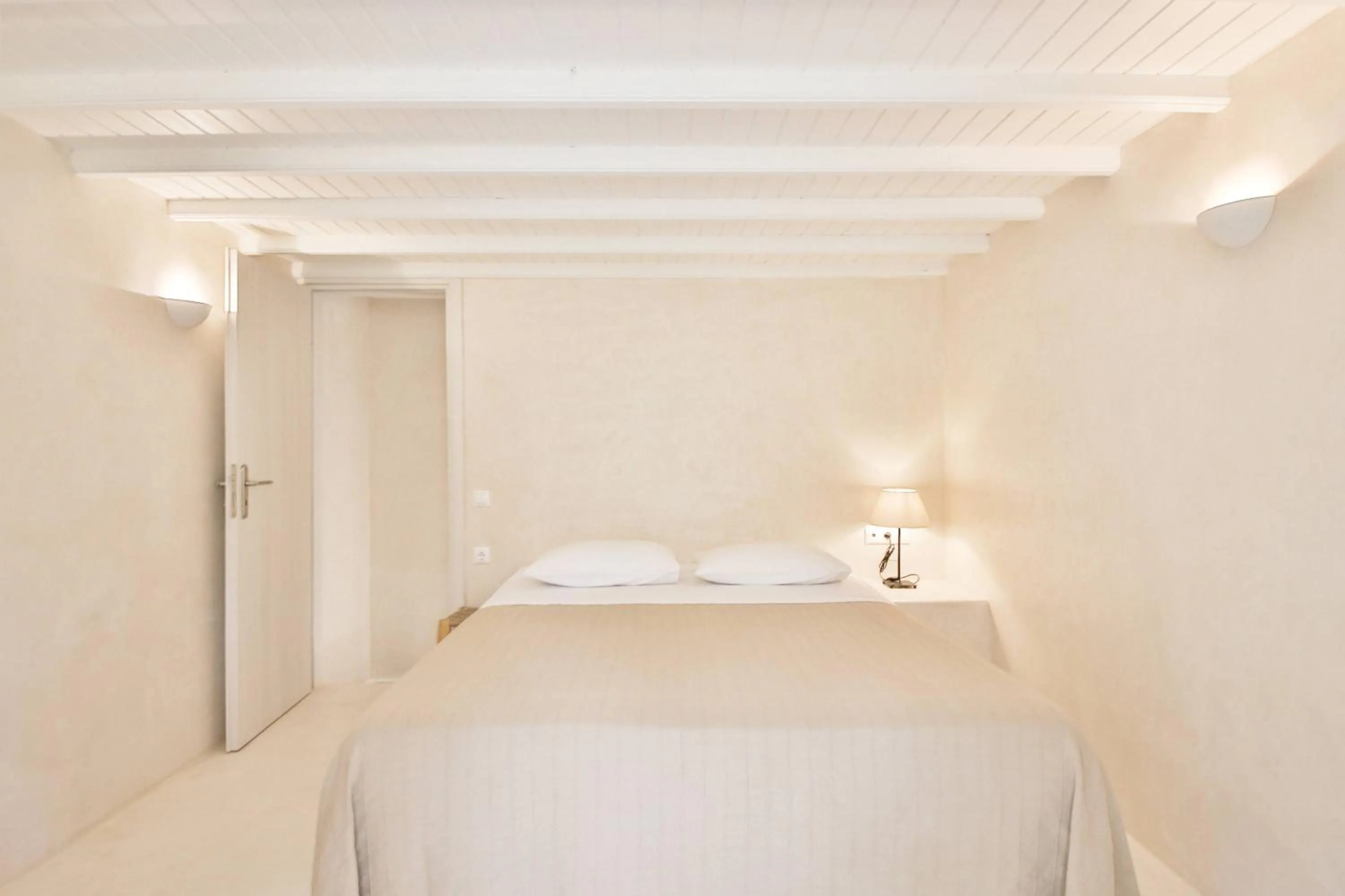 Bed in Baba Houlakia