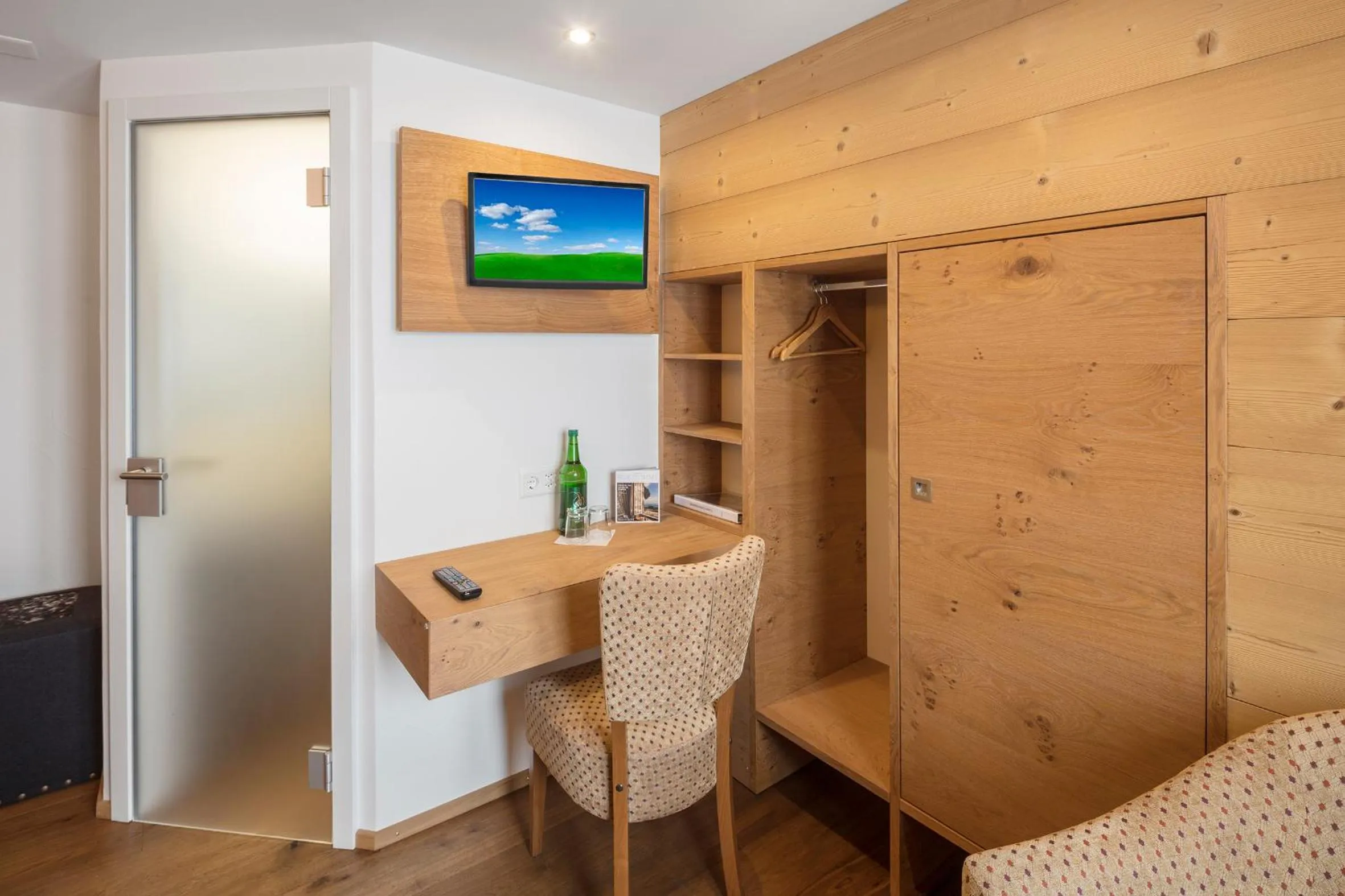 TV and multimedia in Hotel Edelweiss Blatten Lötschental