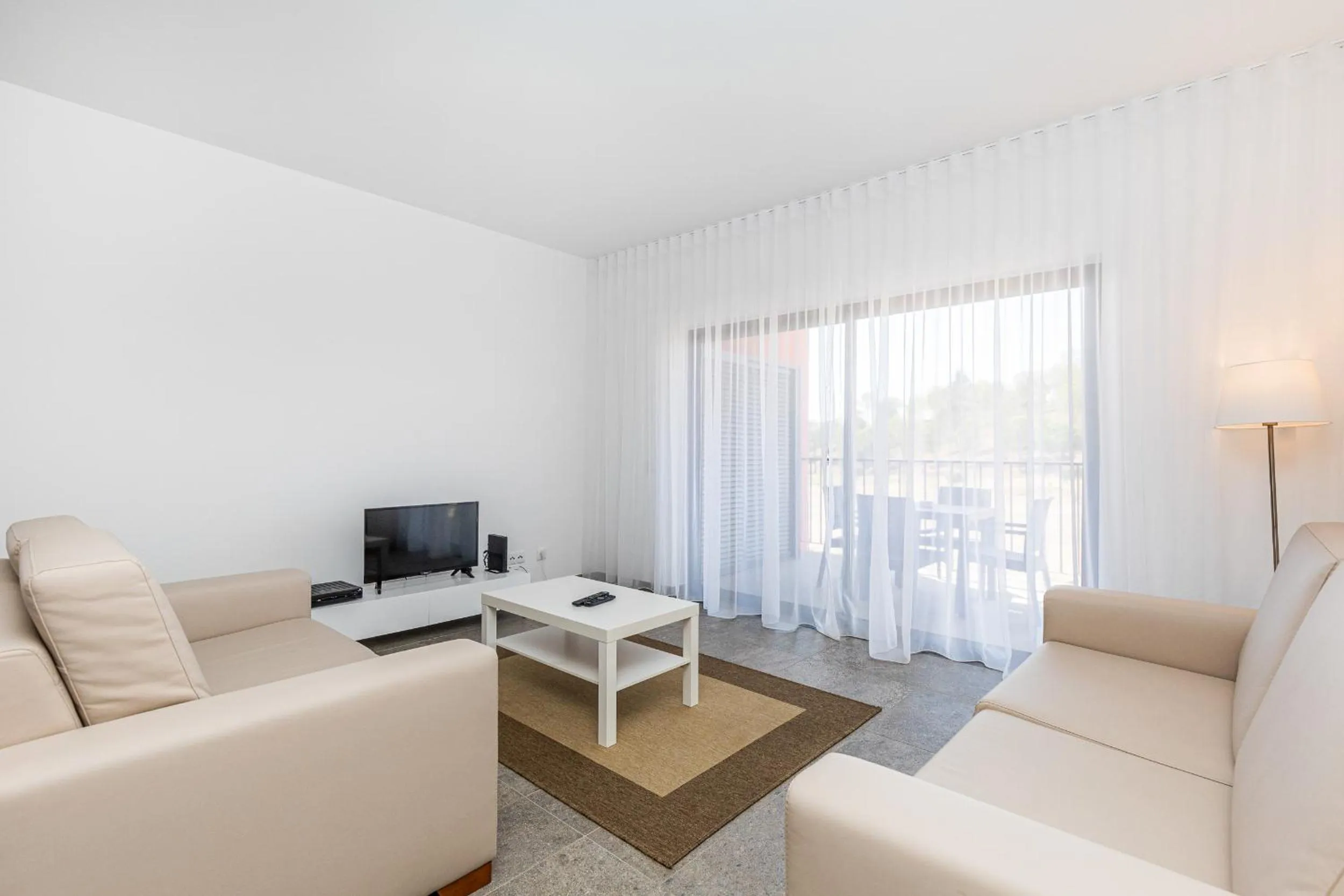 Communal lounge/ TV room in Algarve Race Resort - Apartments