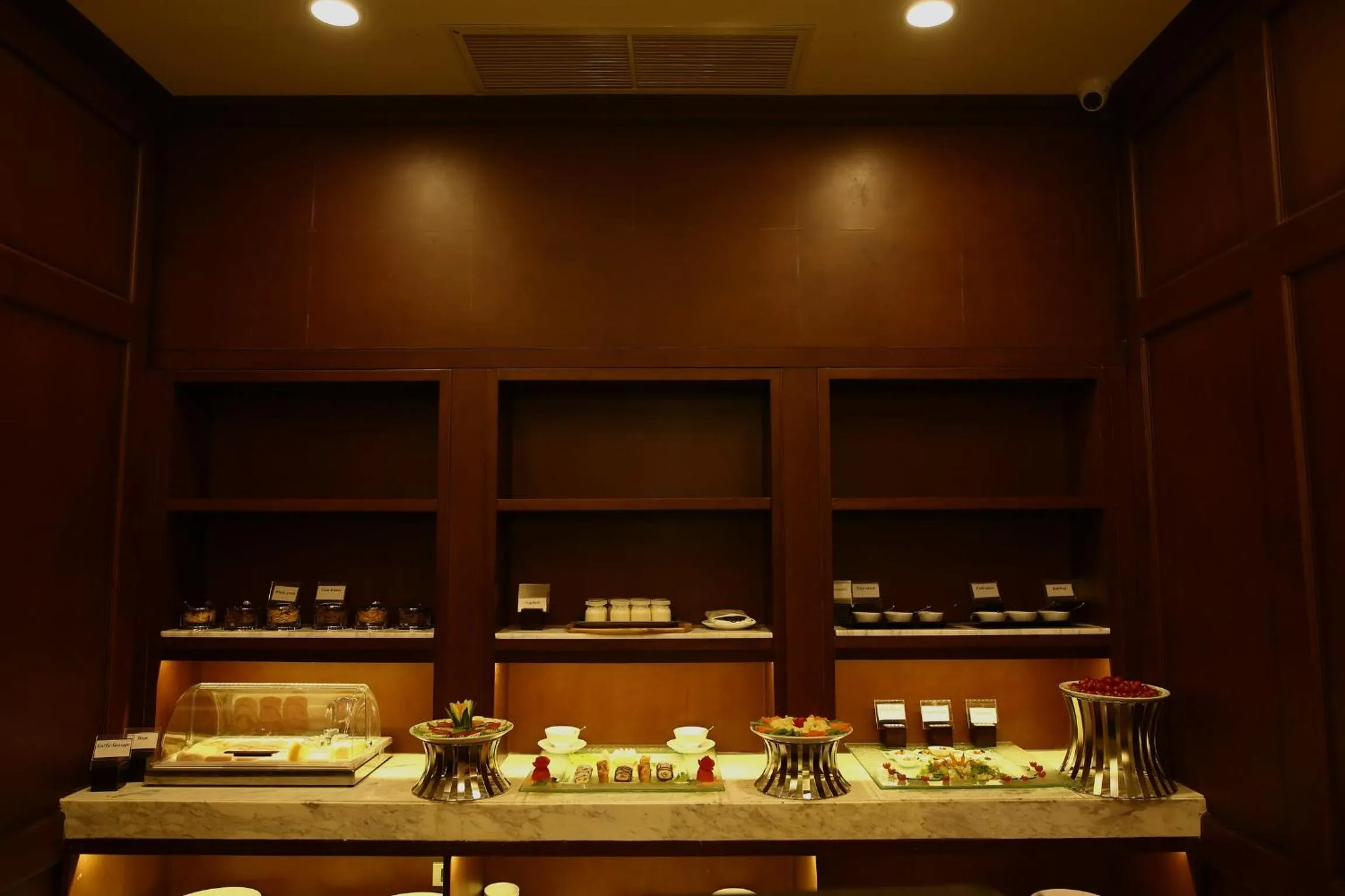 Restaurant/places to eat in The Scarlett Boutique Hotel