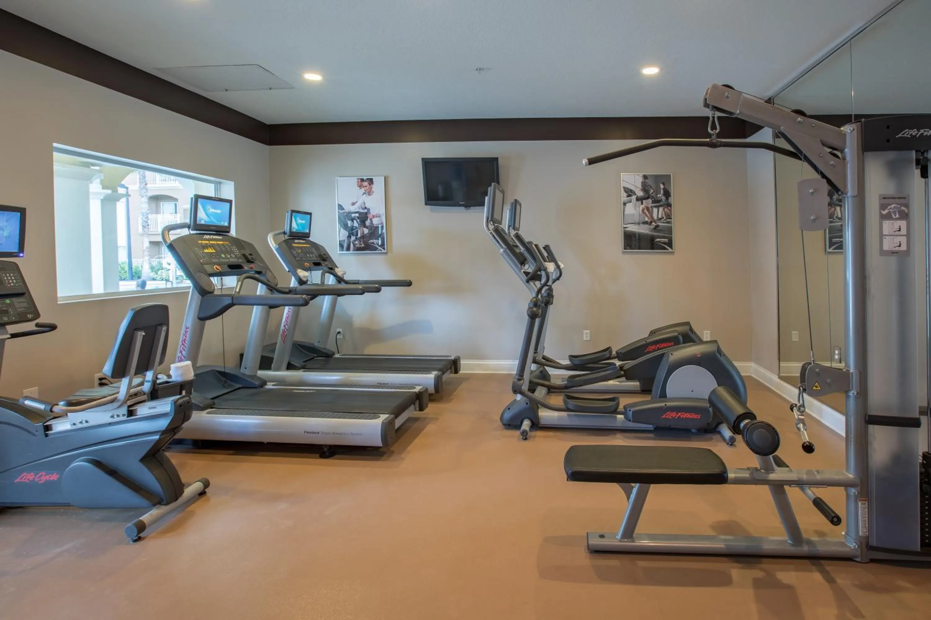 Fitness centre/facilities in The Point Hotel & Suites Universal