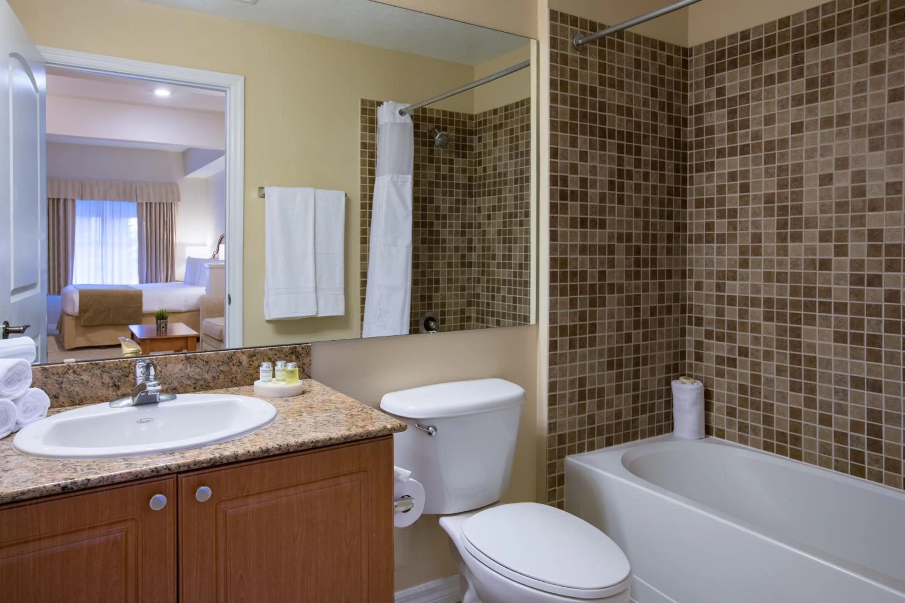 Shower in The Point Hotel & Suites Universal