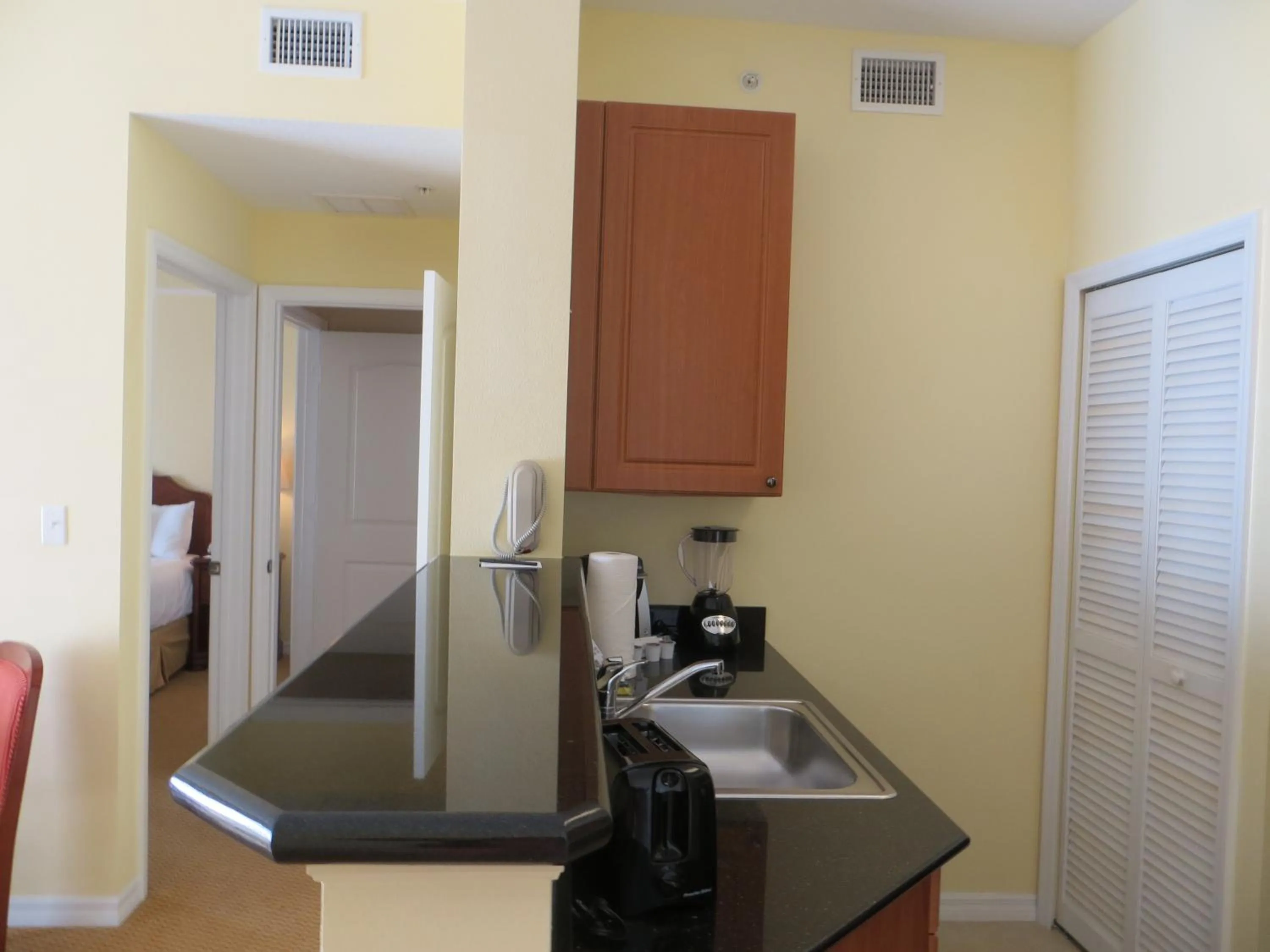 Kitchen or kitchenette in The Point Hotel & Suites Universal