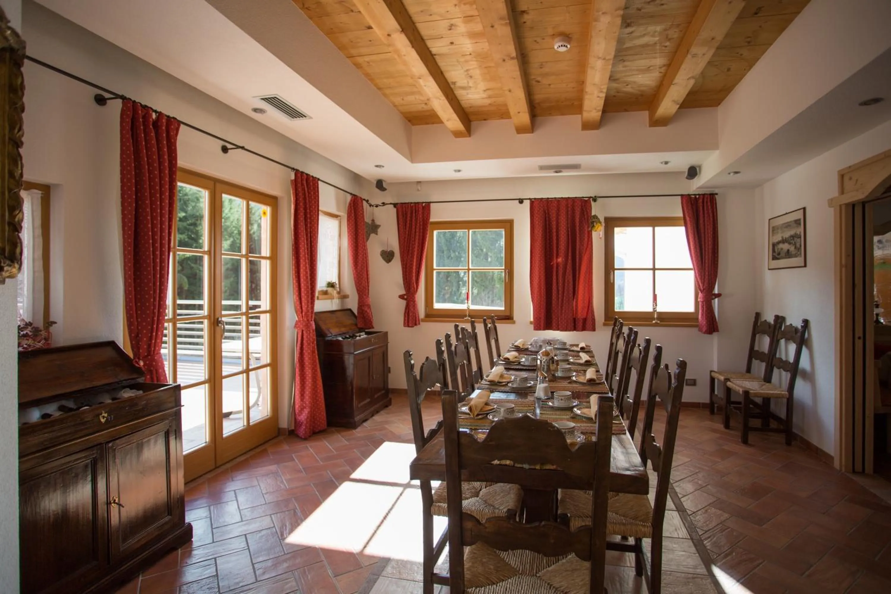 Dining area in Castelir Suite Hotel