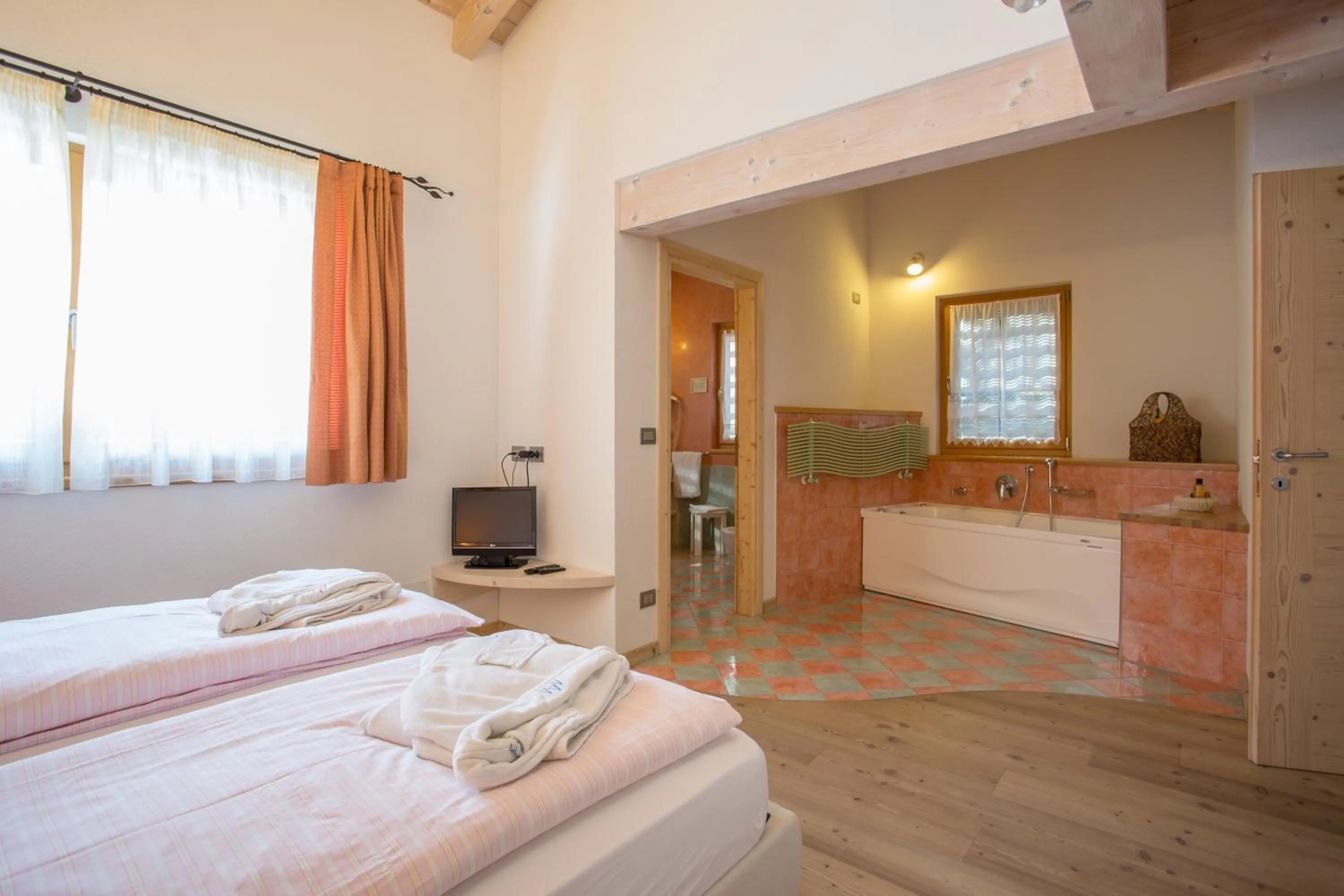 Photo of the whole room, Bed in Castelir Suite Hotel