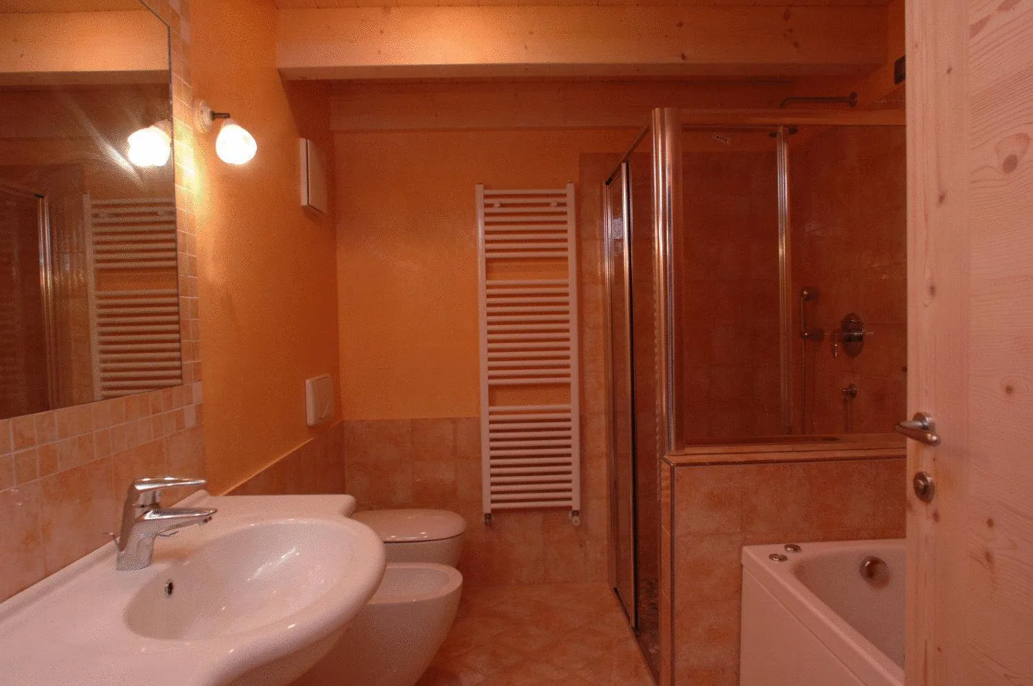 Bathroom in Castelir Suite Hotel