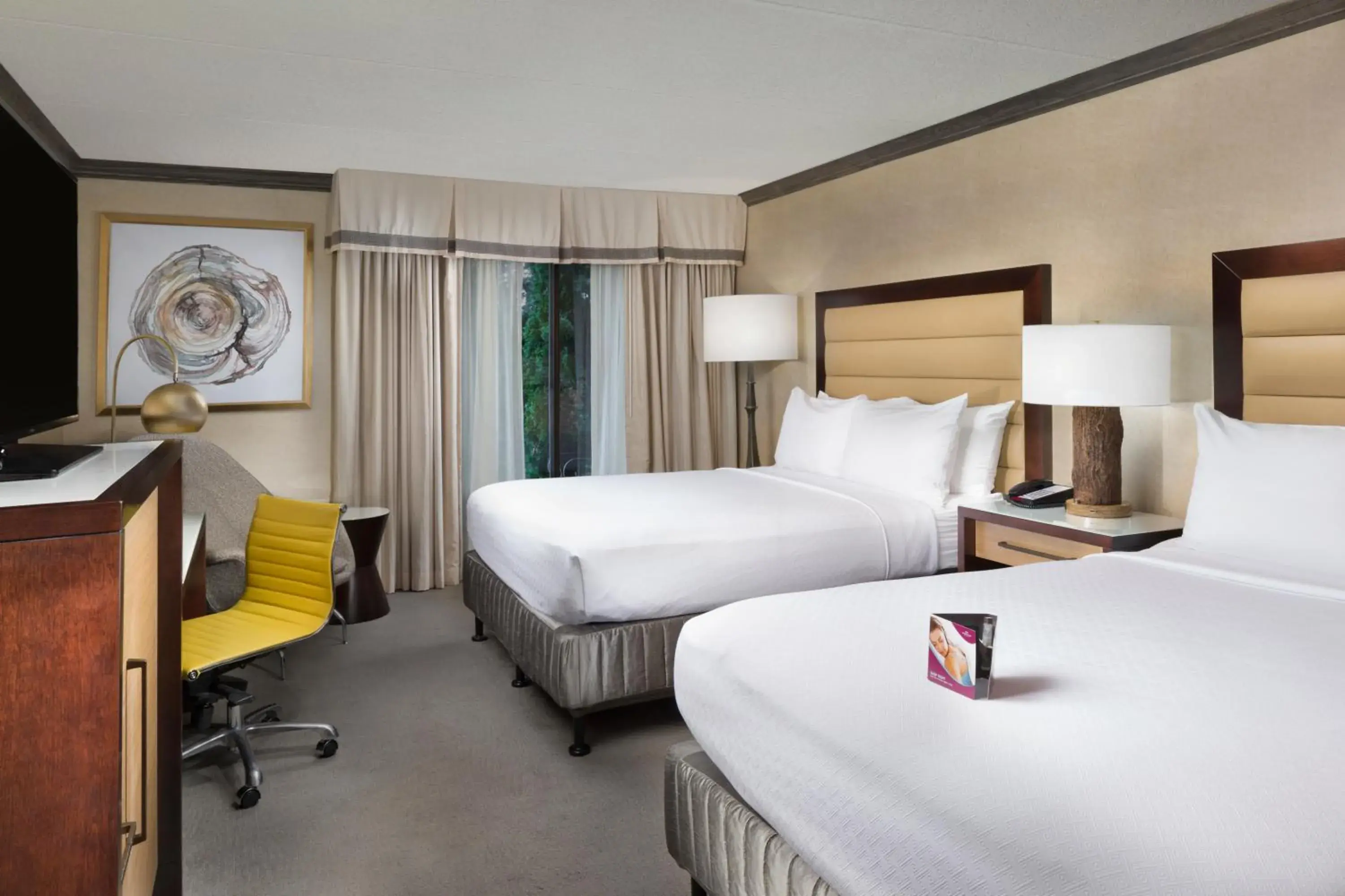 Standard Queen Room with Pool Access in Crowne Plaza Resort Asheville by IHG Standard Queen Room with Pool Access in Crowne Plaza Resort Asheville by IHG