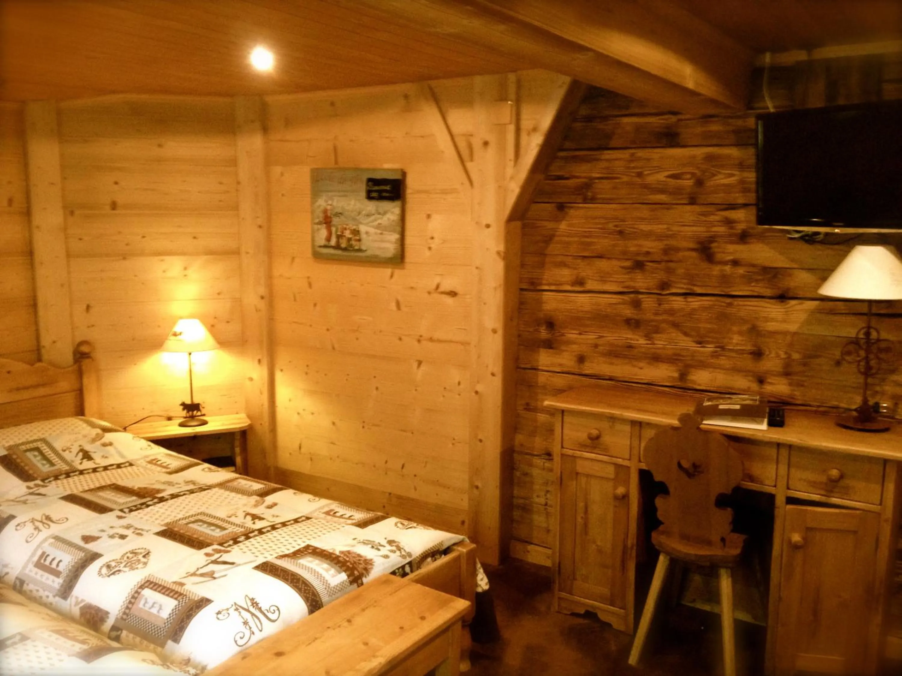 Decorative detail, Bed in Auberge de la poste