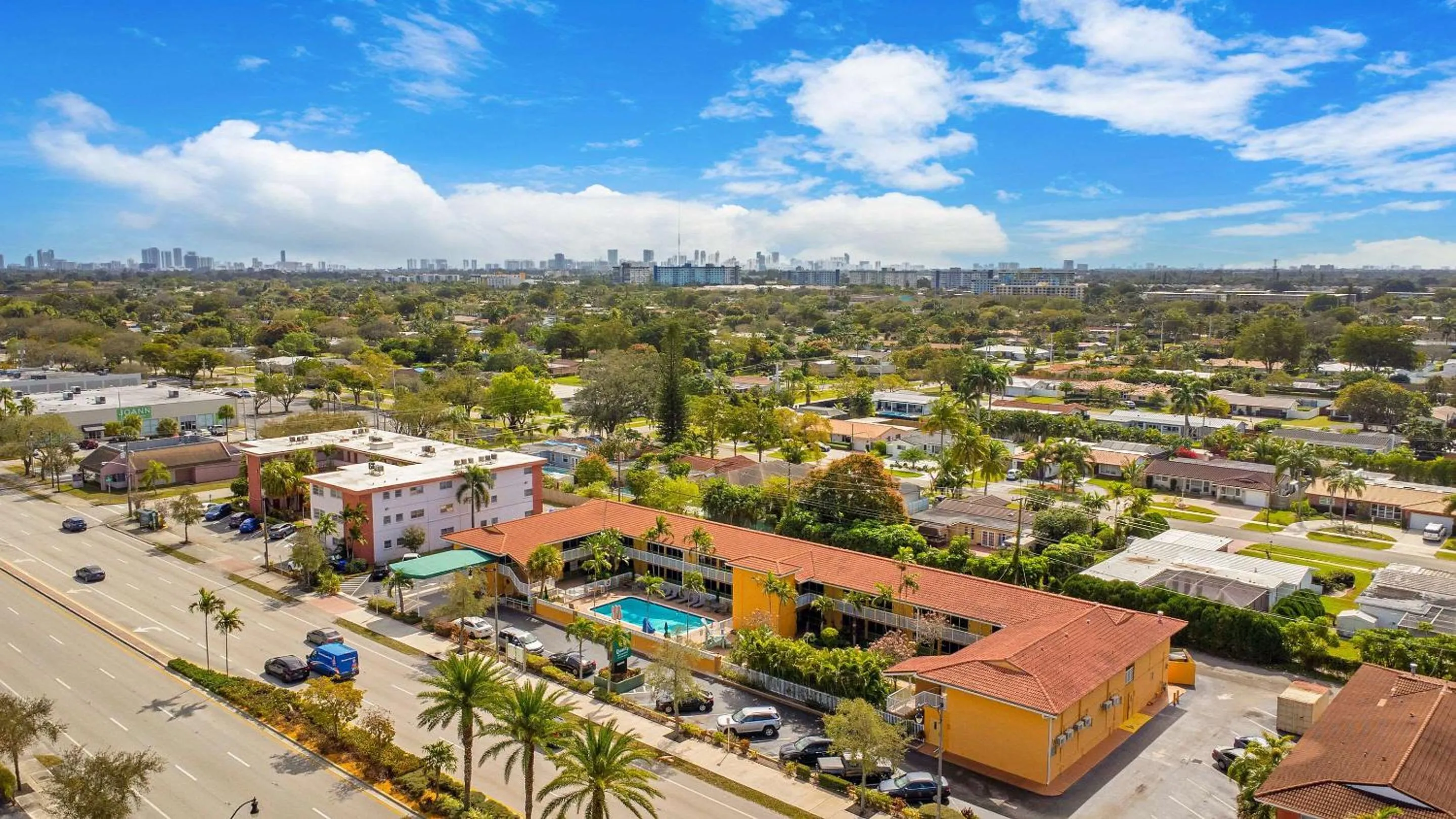 Property building in Quality Inn & Suites Airport-Cruise Port Hollywood