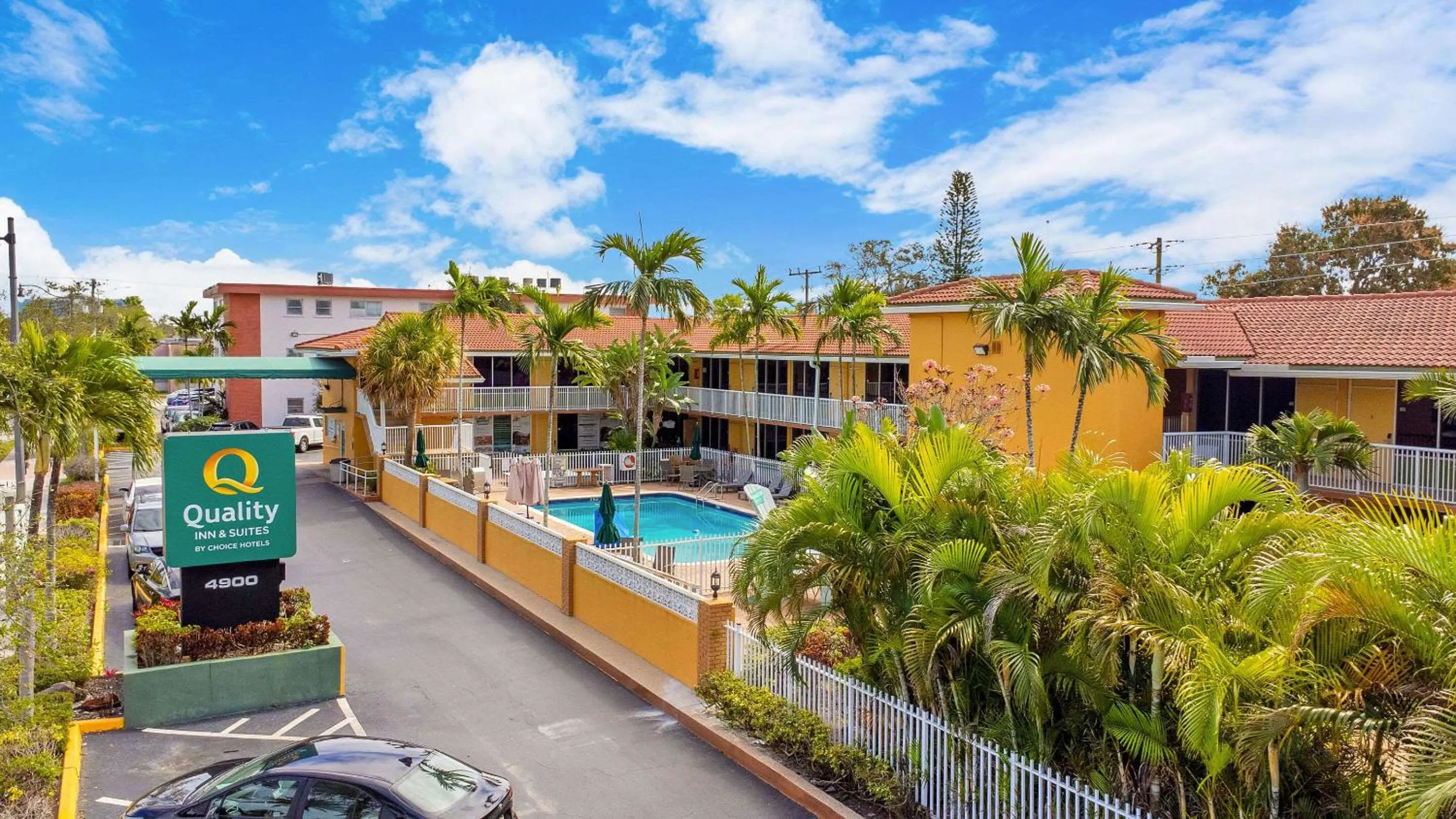 Property building in Quality Inn & Suites Airport-Cruise Port Hollywood