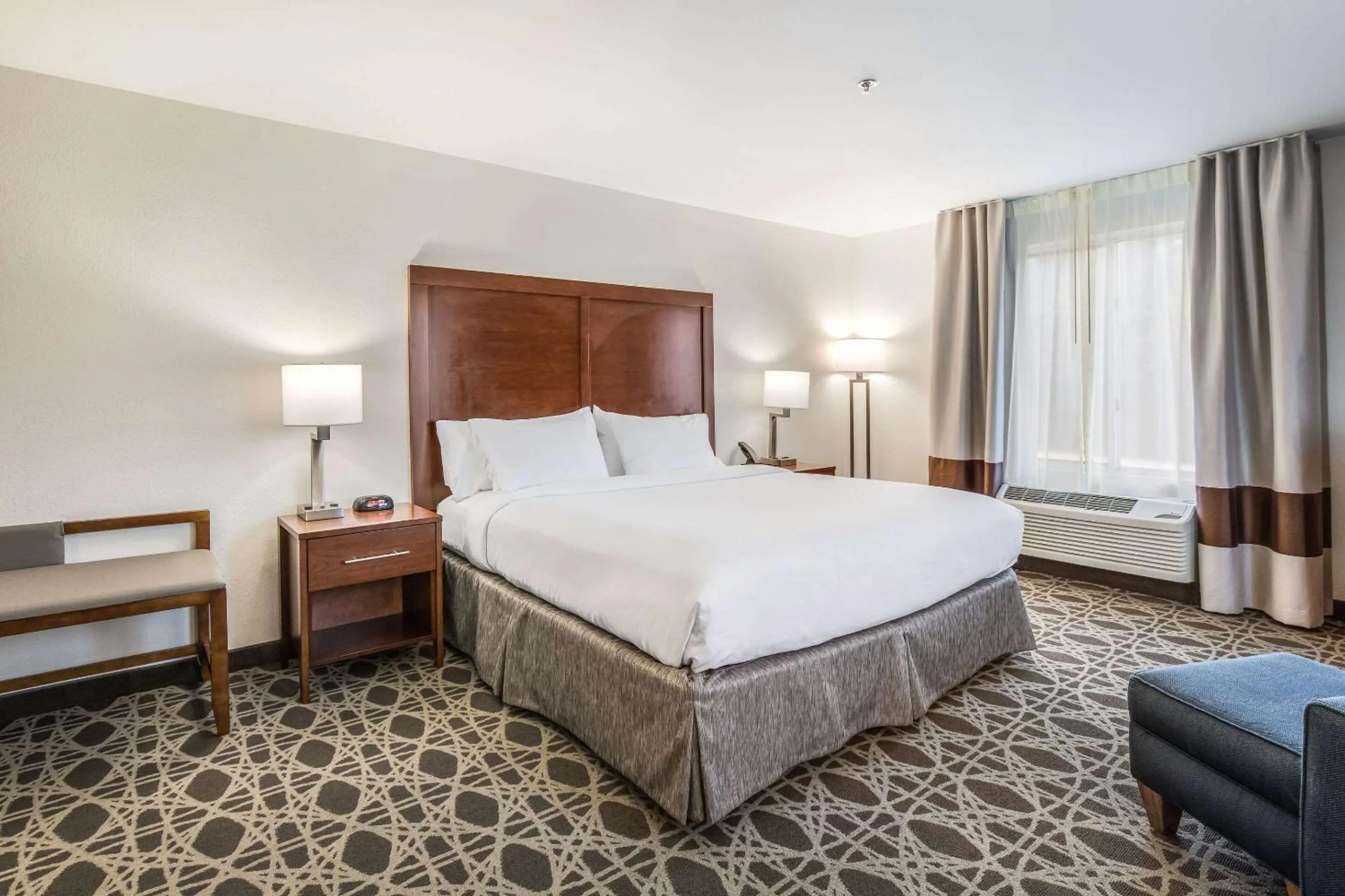 Photo of the whole room, Bed in Comfort Inn & Suites Brevard North