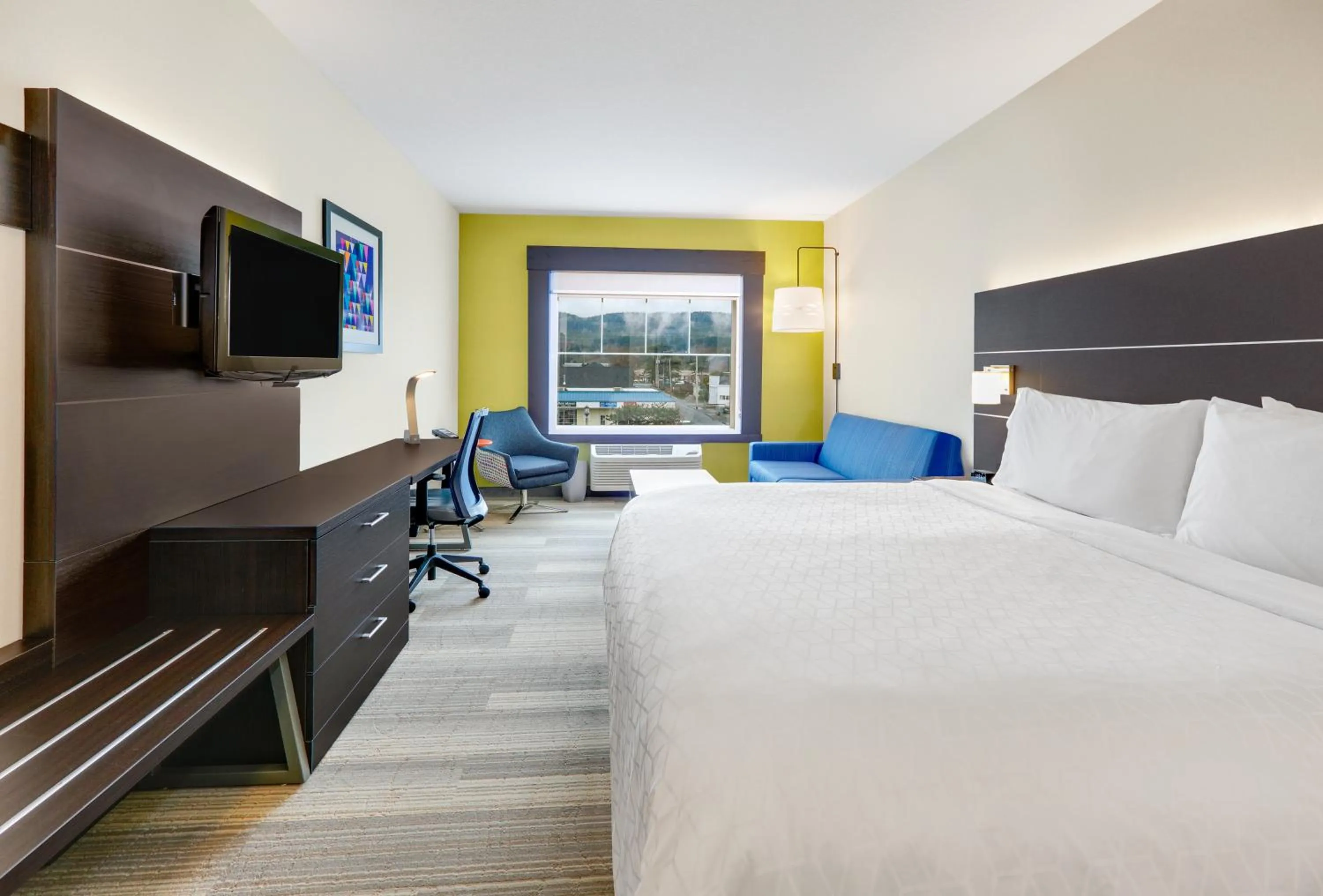Photo of the whole room, Bed in Holiday Inn Express Hotel & Suites Seaside Convention Center by IHG