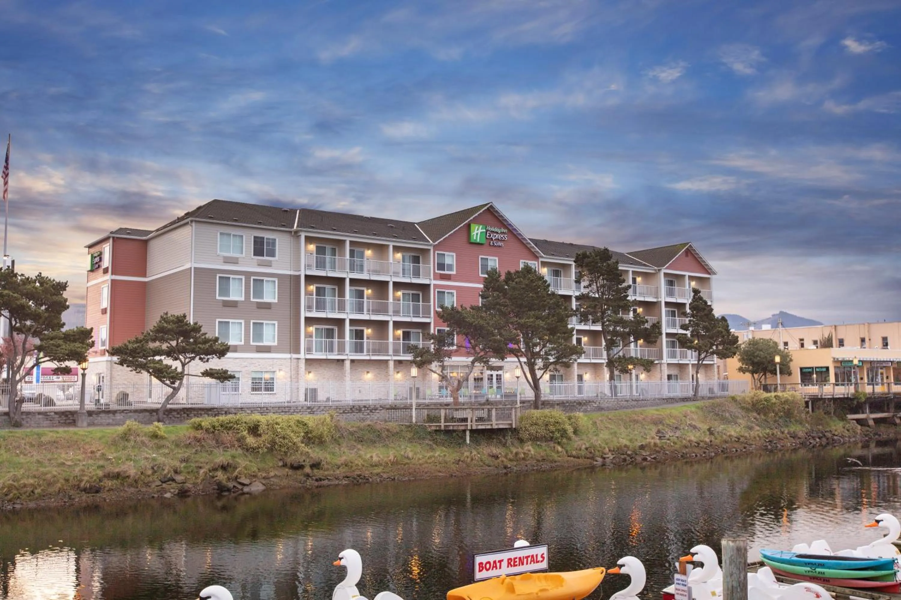 Property building in Holiday Inn Express Hotel & Suites Seaside Convention Center by IHG
