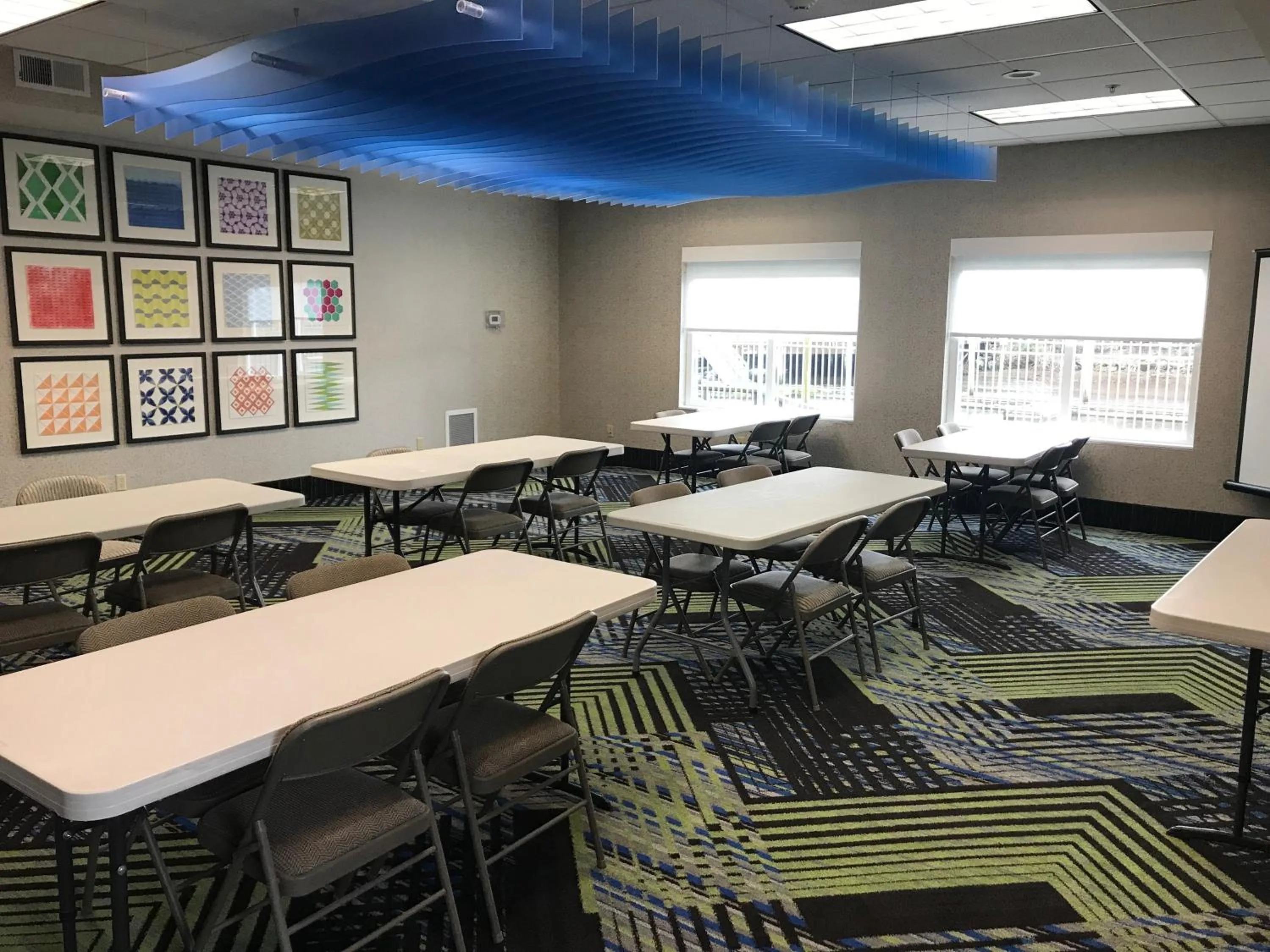 Meeting/conference room in Holiday Inn Express Hotel & Suites Seaside Convention Center by IHG