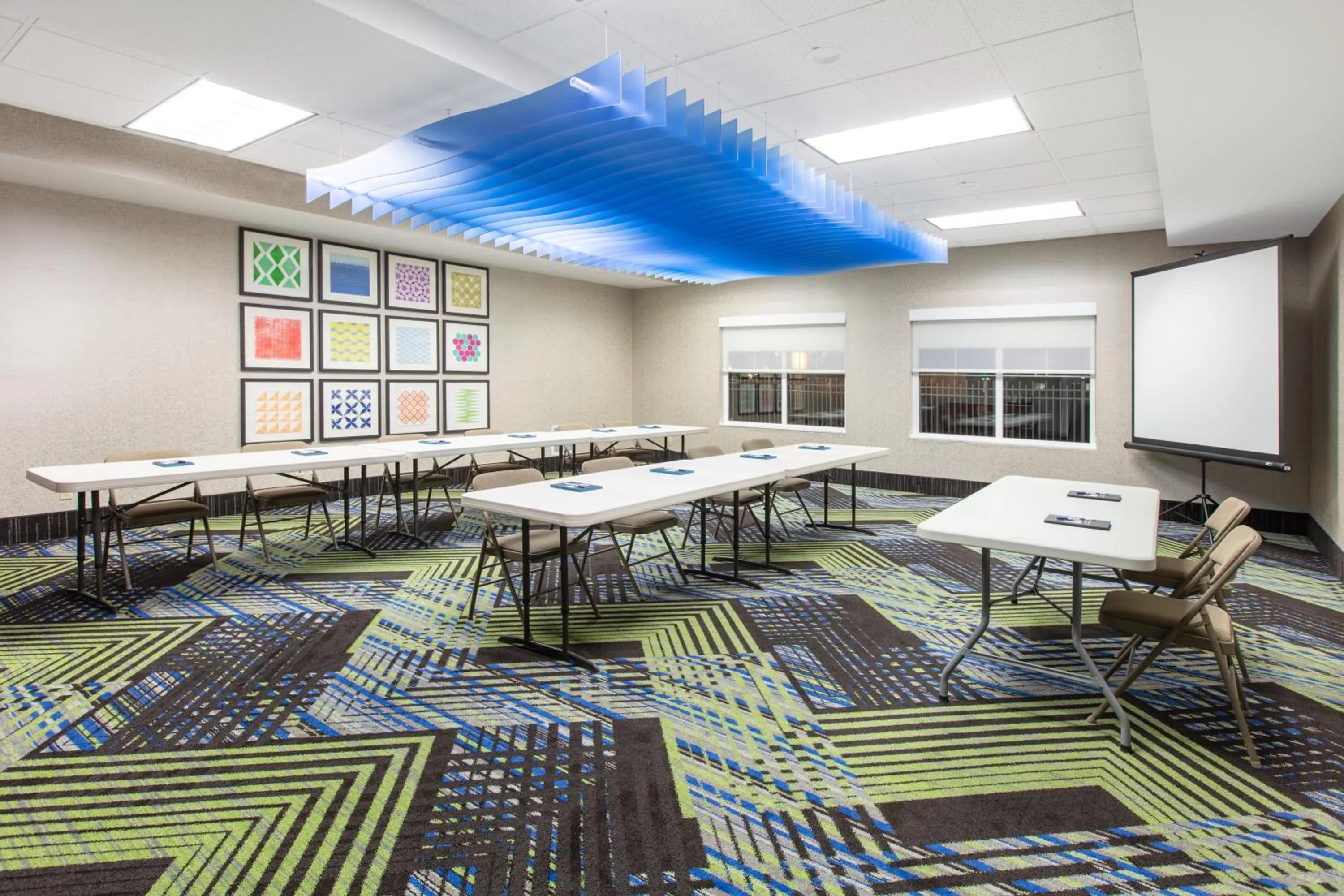 Meeting/conference room in Holiday Inn Express Hotel & Suites Seaside Convention Center by IHG