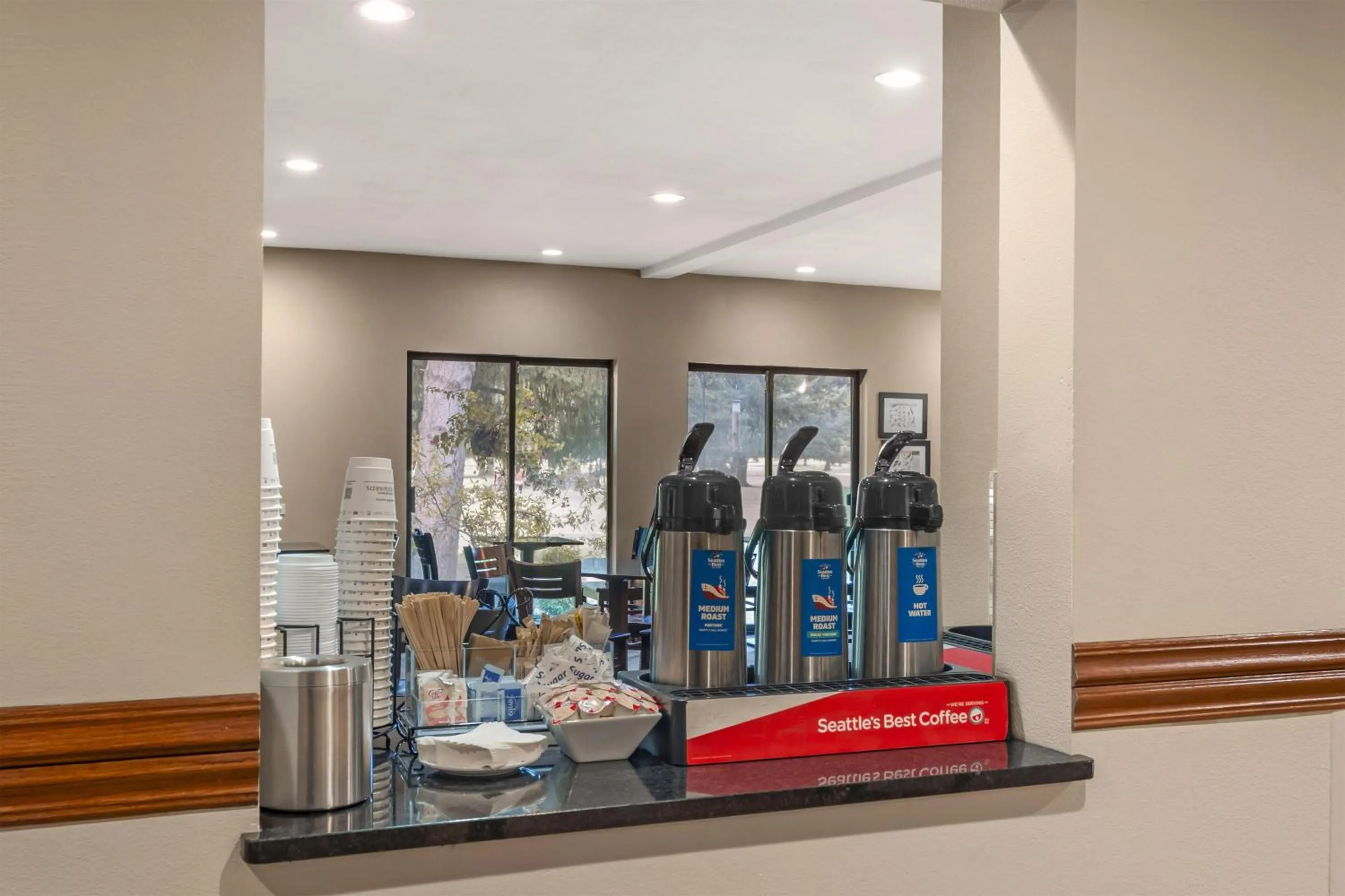 Breakfast in Best Western Plus Plaza by the Green