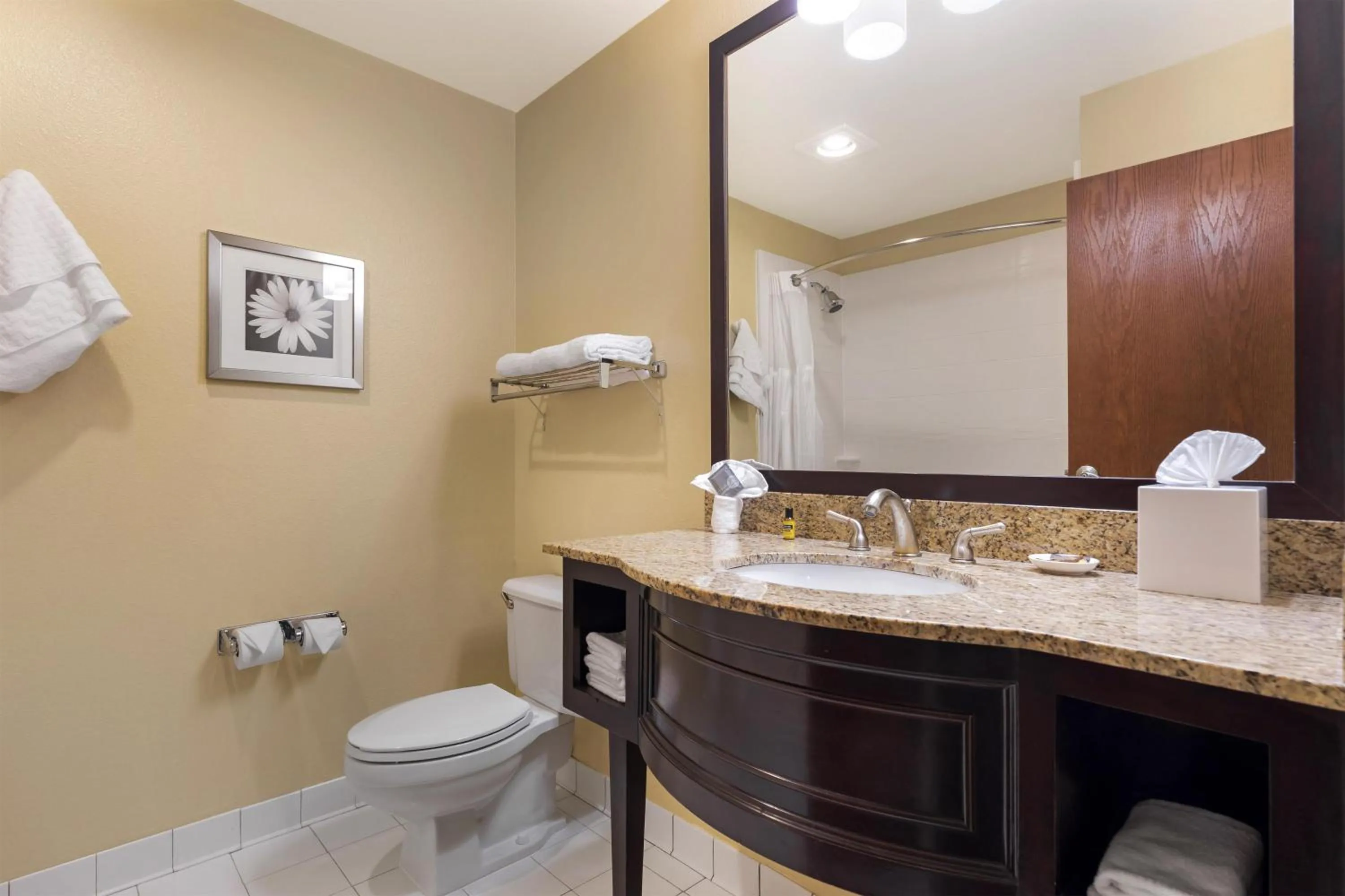 Bathroom in Best Western Plus Plaza by the Green