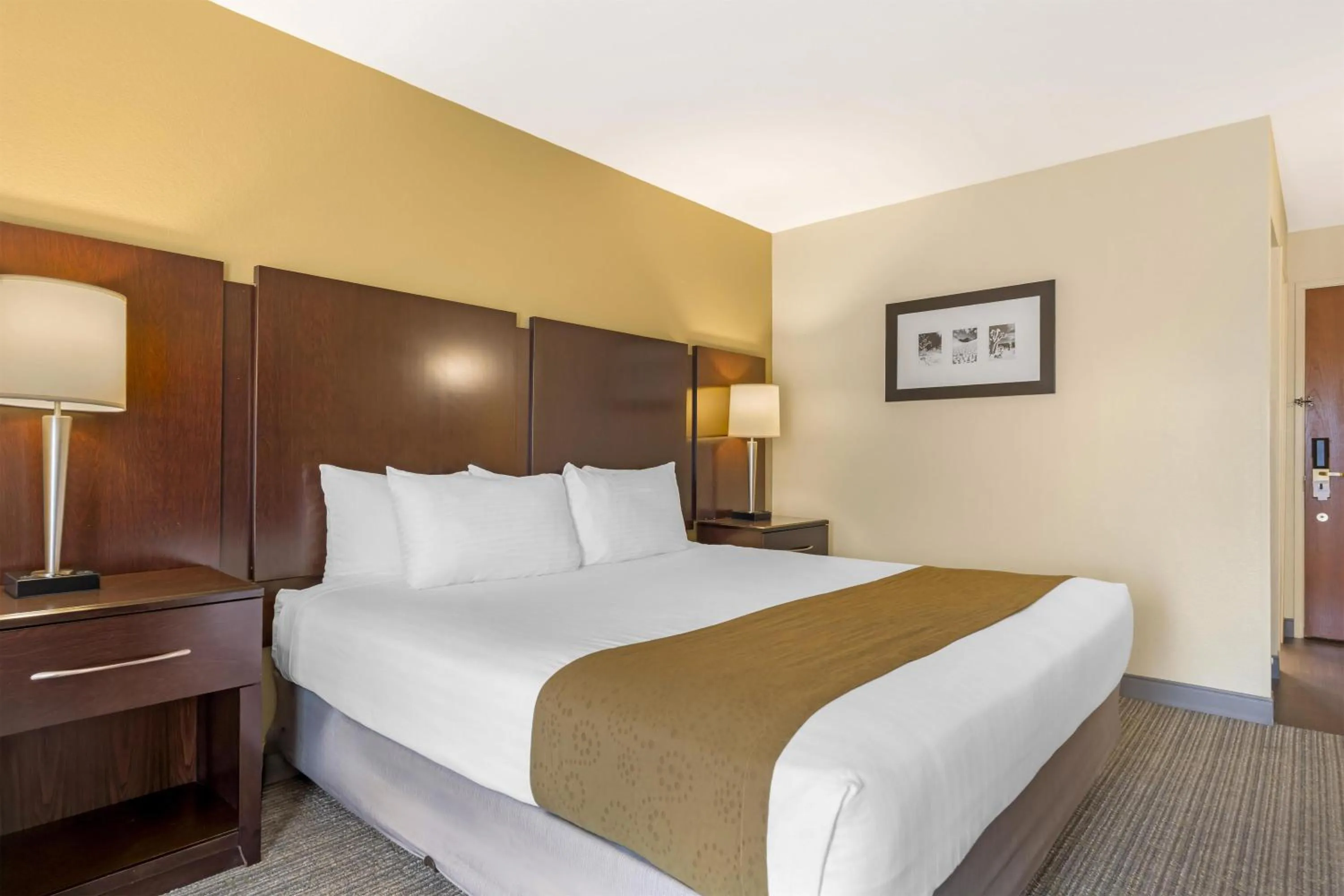 Bedroom, Bed in Best Western Plus Plaza by the Green