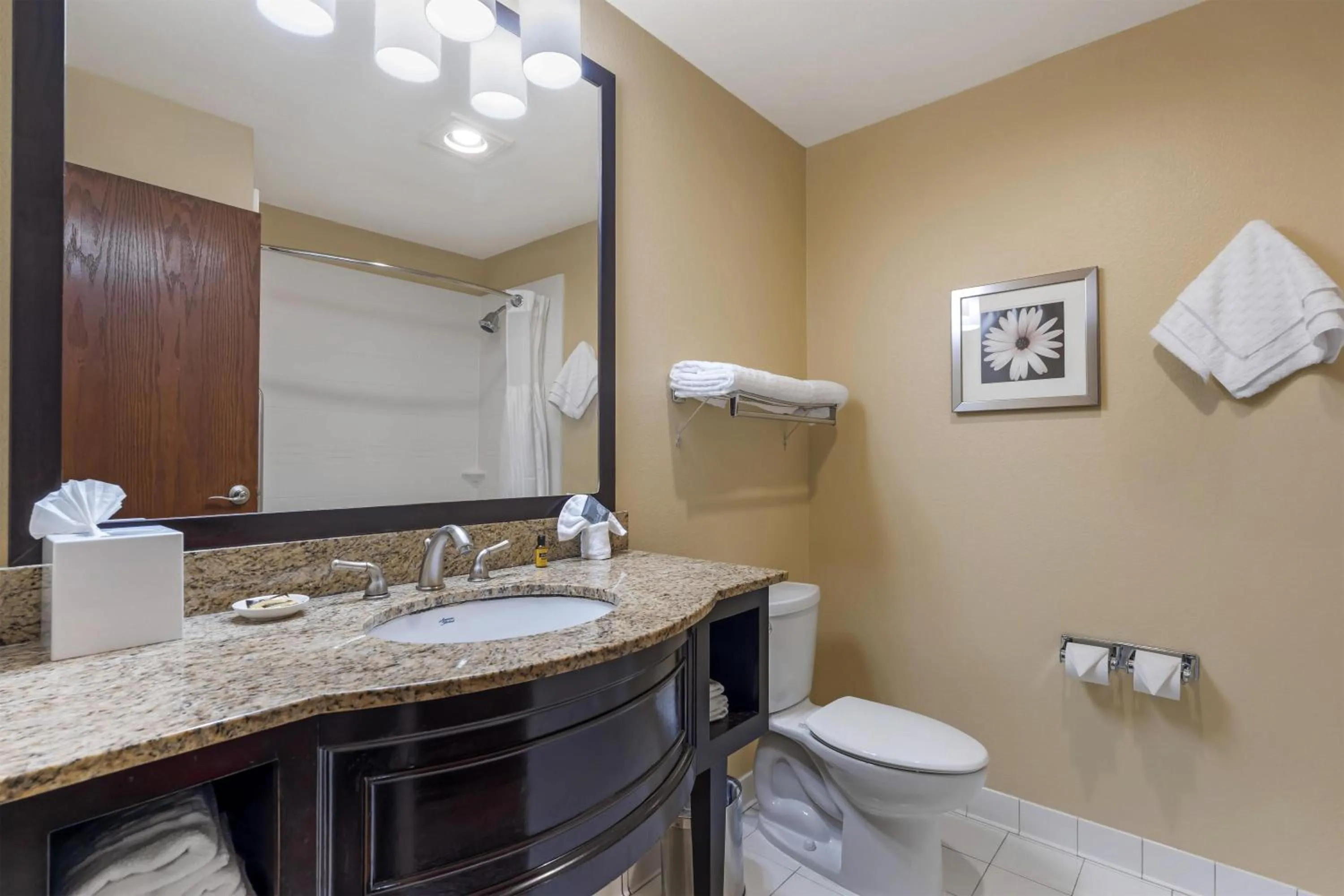 Bathroom in Best Western Plus Plaza by the Green