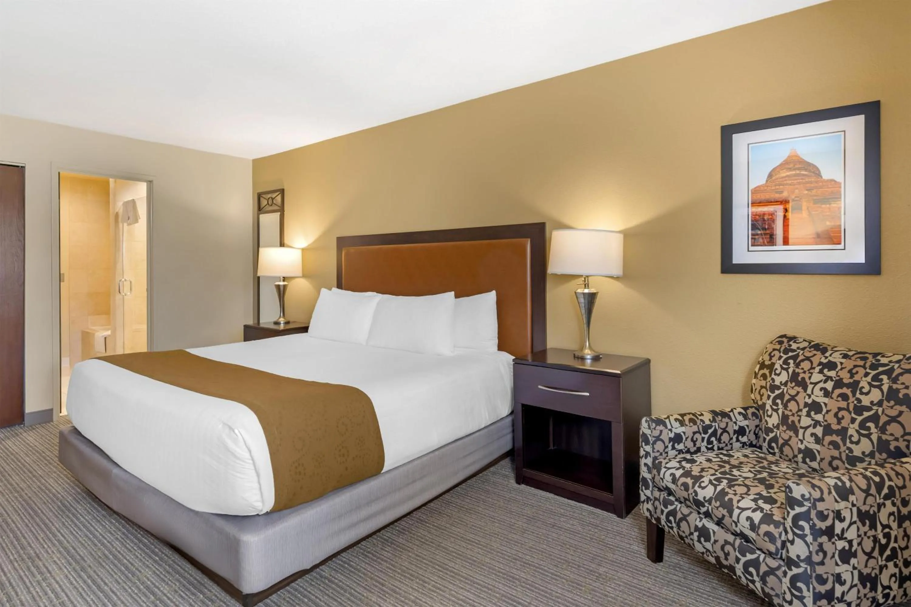 Photo of the whole room, Bed in Best Western Plus Plaza by the Green