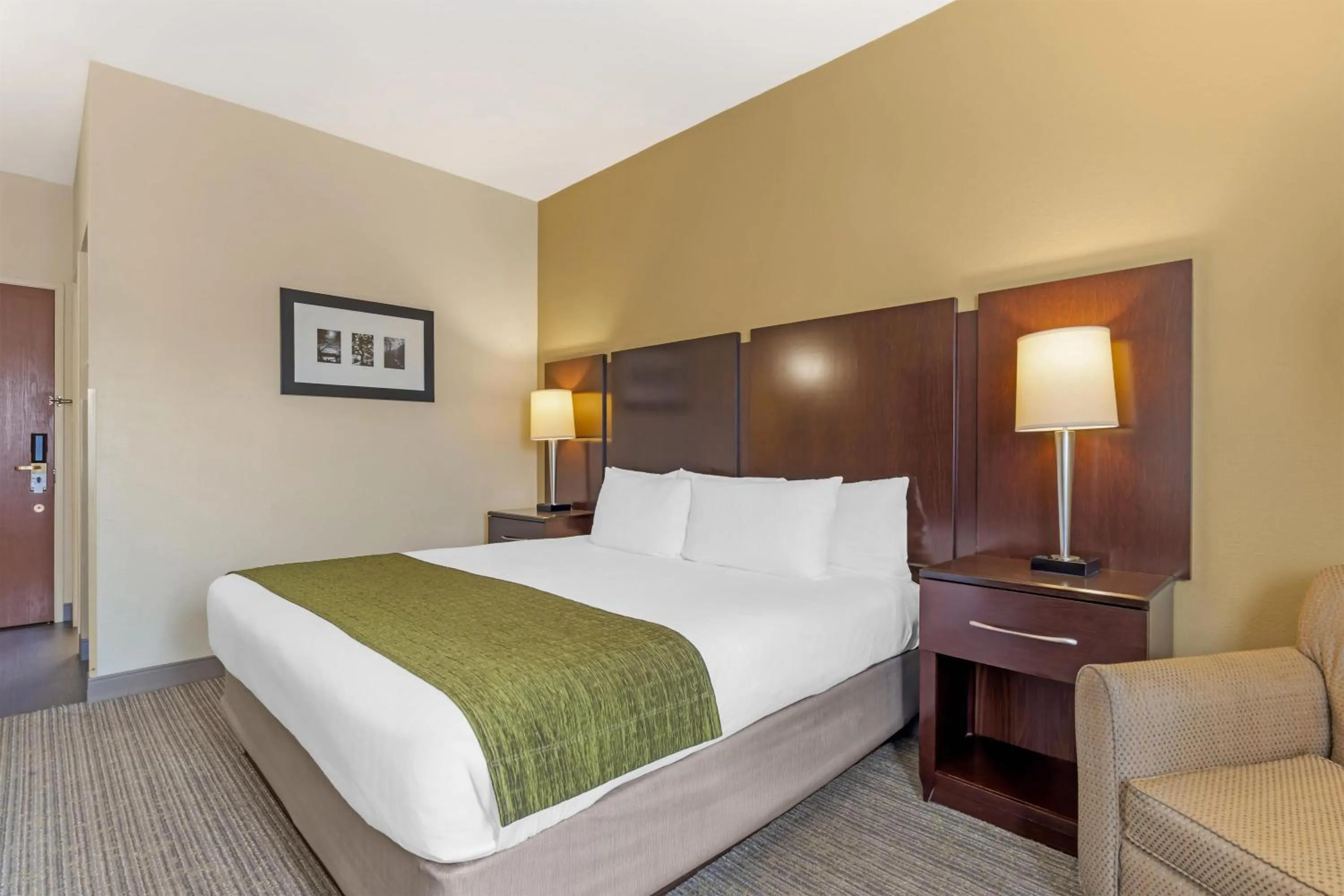Bedroom, Bed in Best Western Plus Plaza by the Green