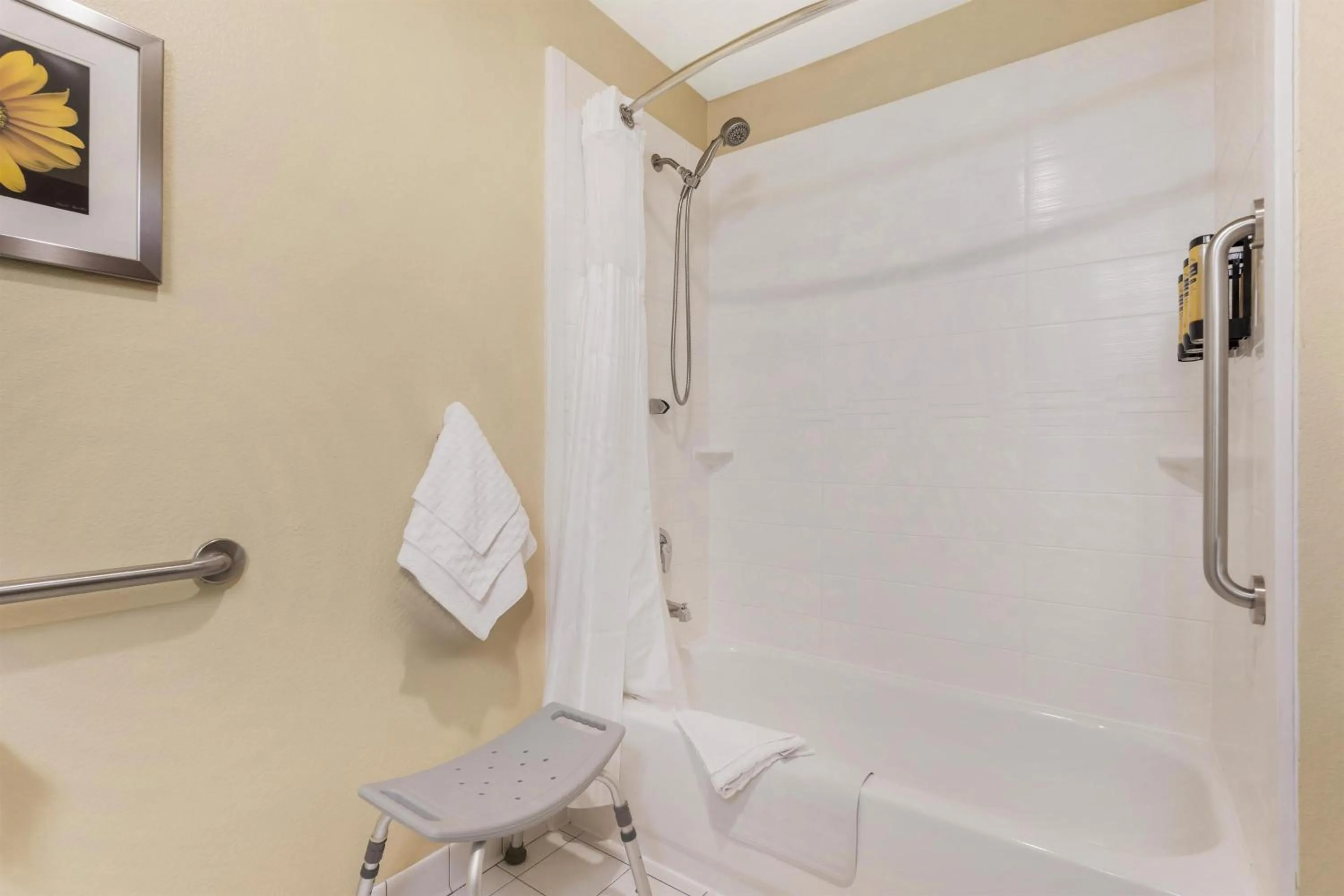 Bathroom in Best Western Plus Plaza by the Green