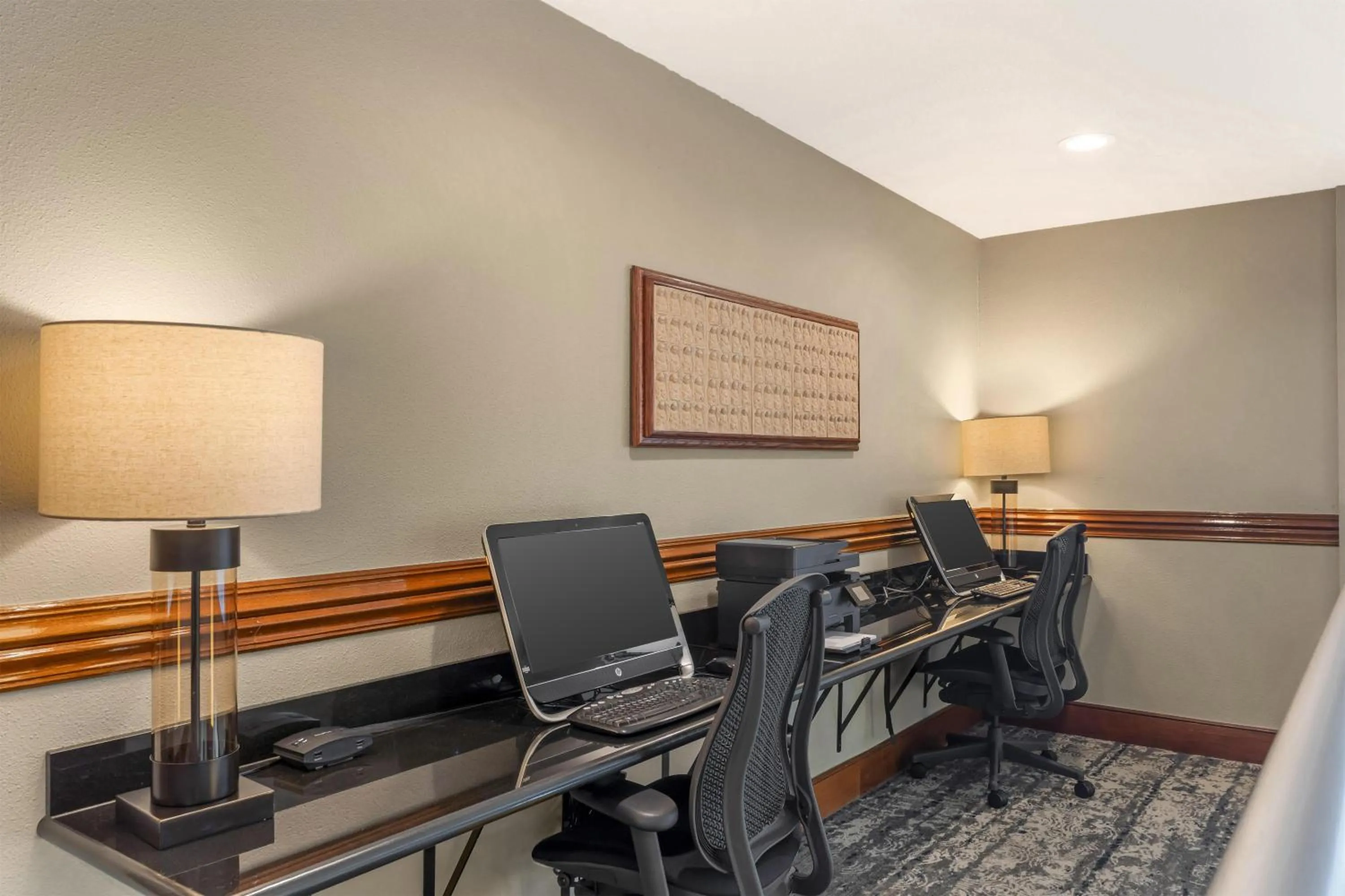 Business facilities in Best Western Plus Plaza by the Green