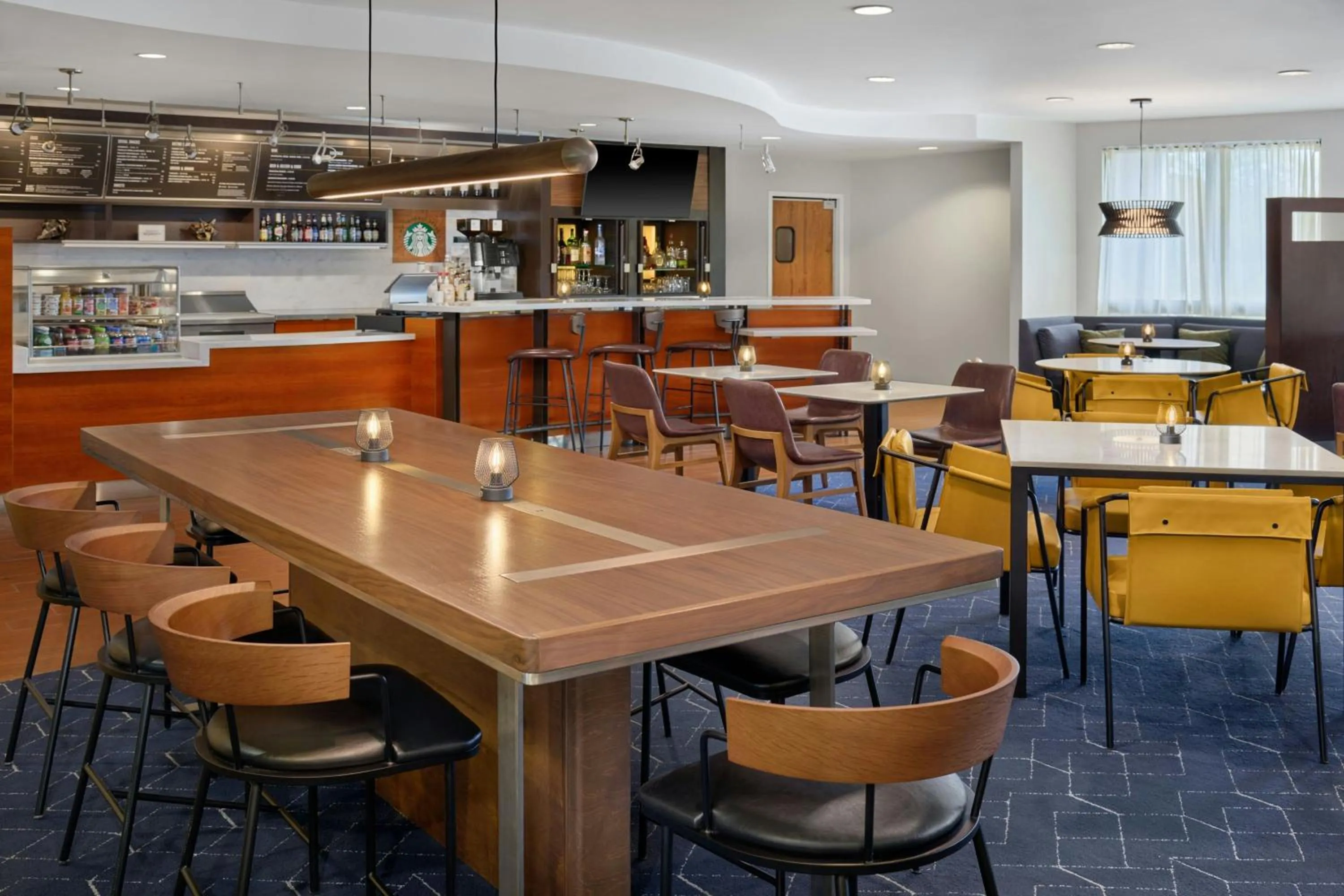 Restaurant/places to eat in Courtyard by Marriott Kansas City Shawnee