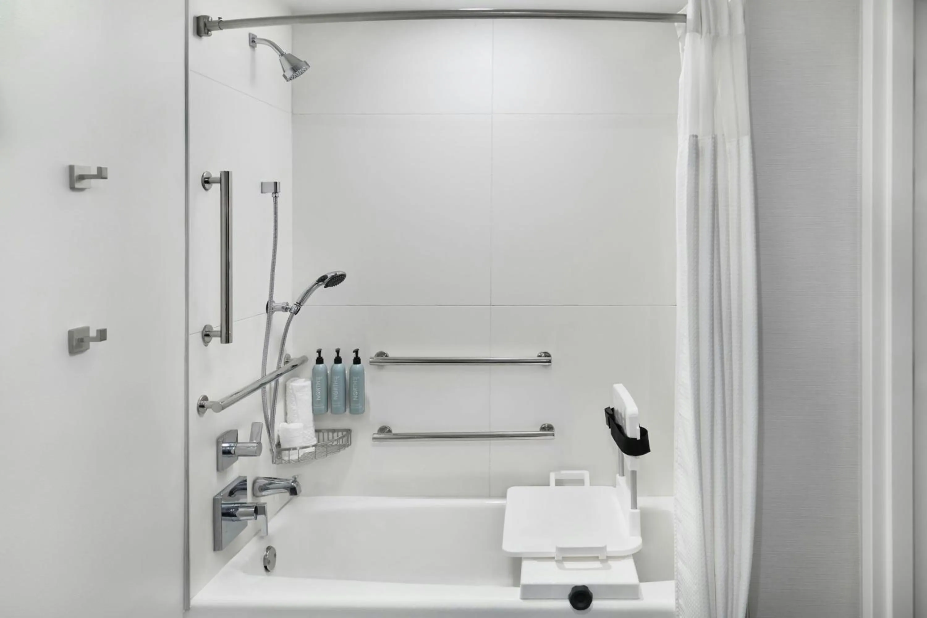 Bathroom in Courtyard by Marriott Kansas City Shawnee